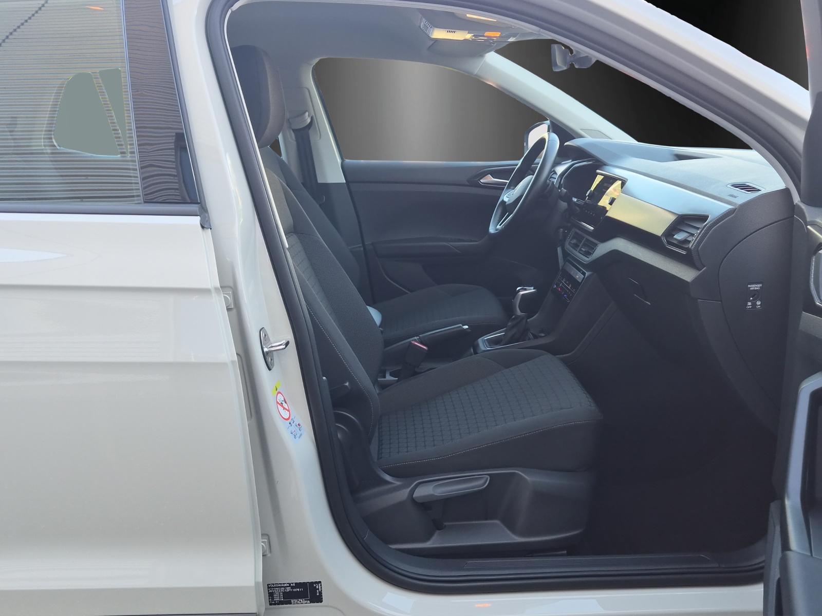 VW T-Cross 1.0 TSI Life DSG-image-8