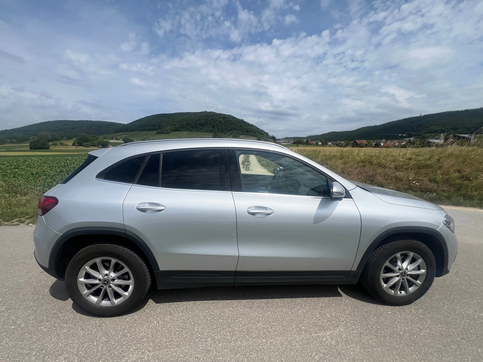 MERCEDES-BENZ GLA 200d Progressive 8G-DCT-image-3