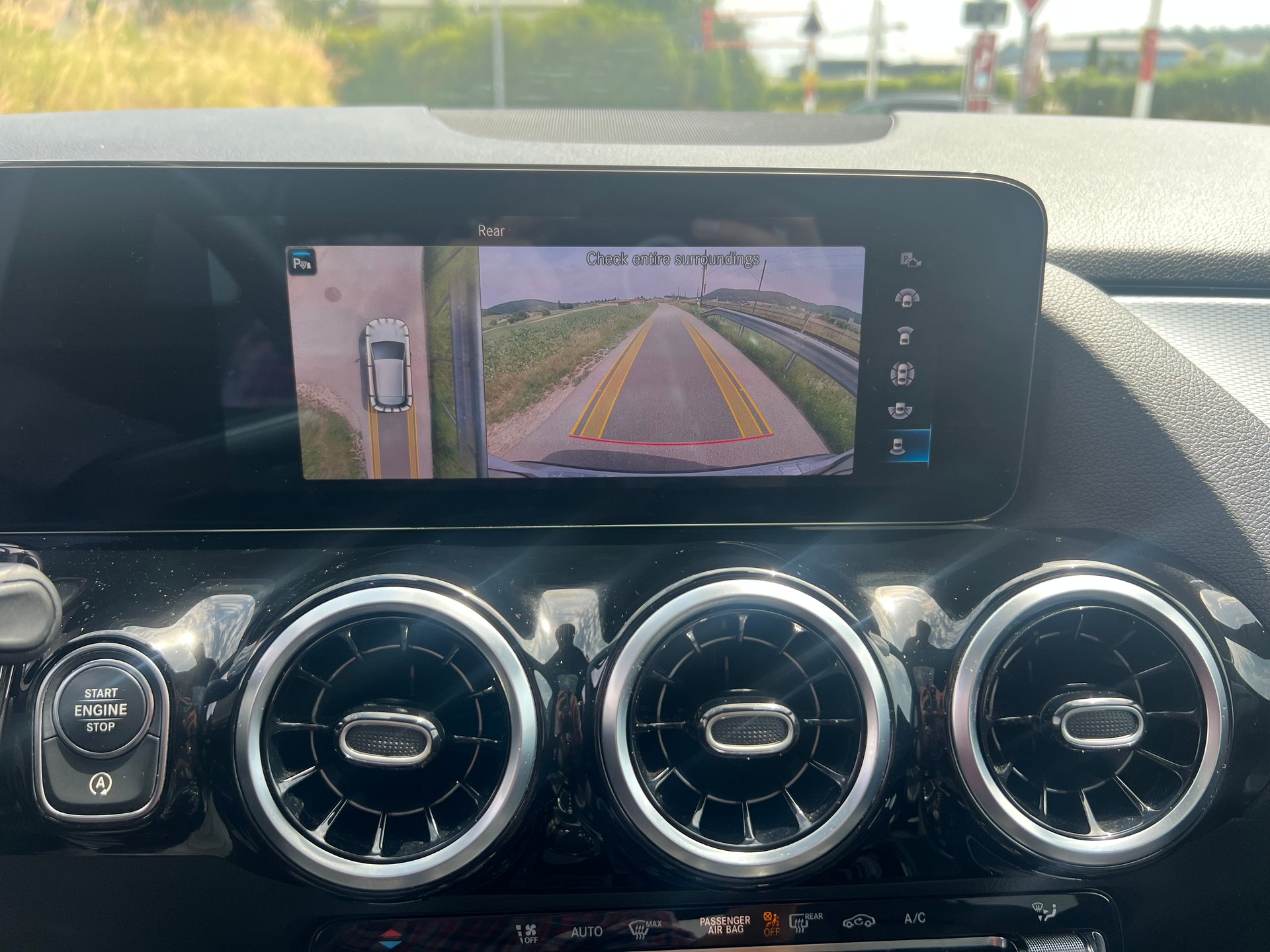 MERCEDES-BENZ GLA 200d Progressive 8G-DCT-image-12