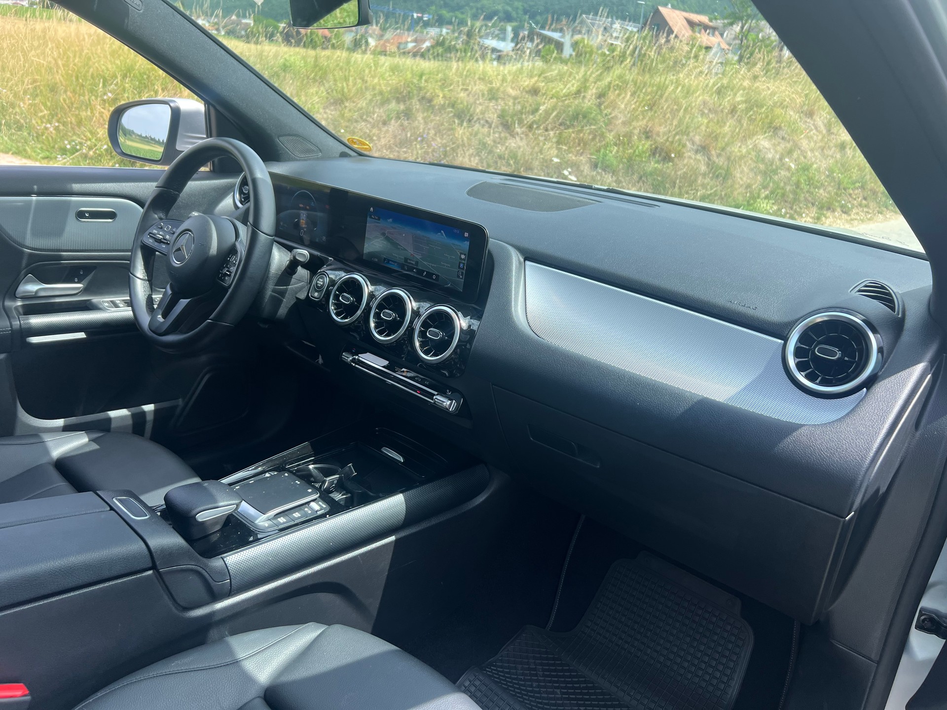 MERCEDES-BENZ GLA 200d Progressive 8G-DCT-image-10