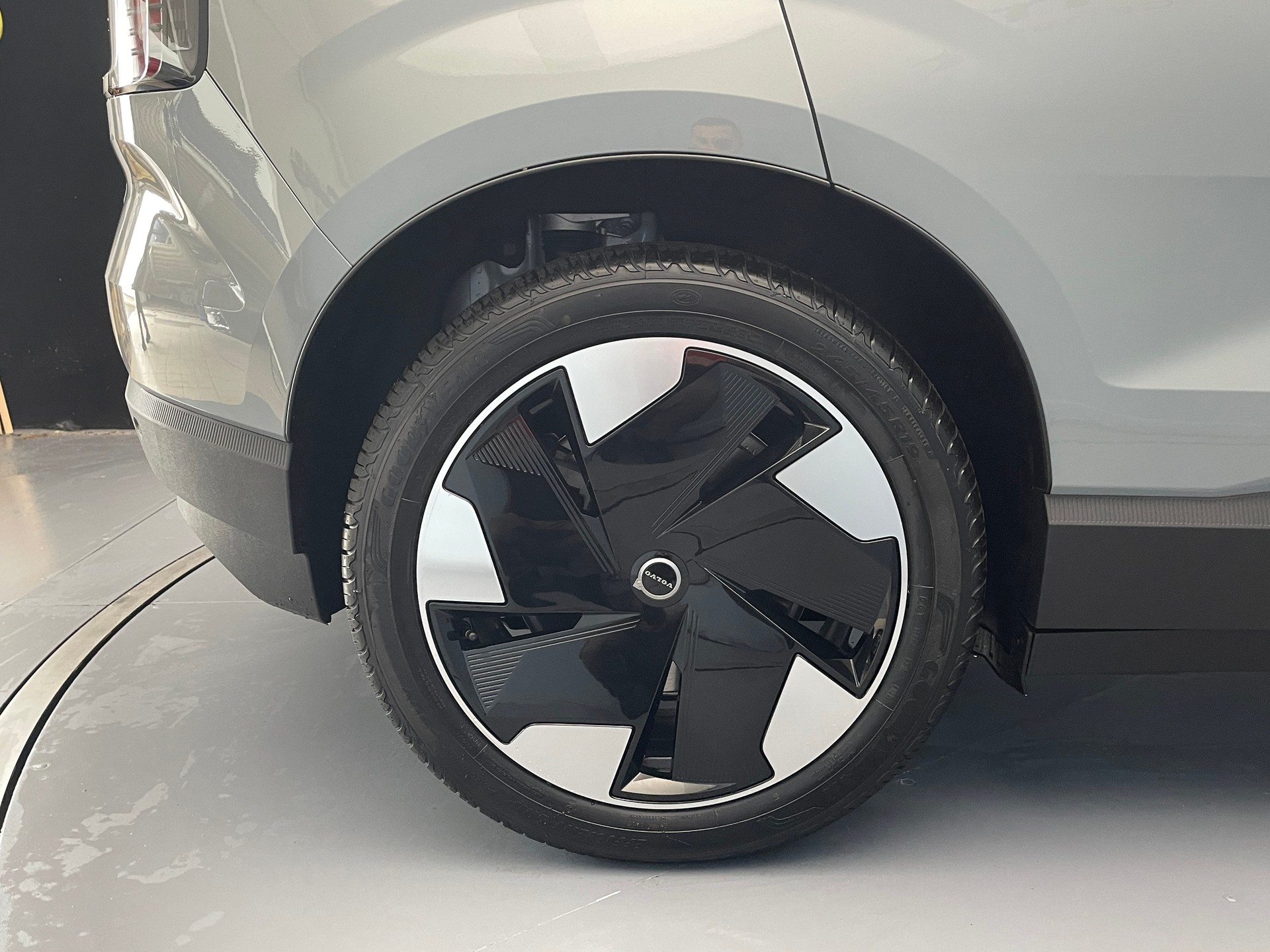 VOLVO EX30 E60 Plus-image-5