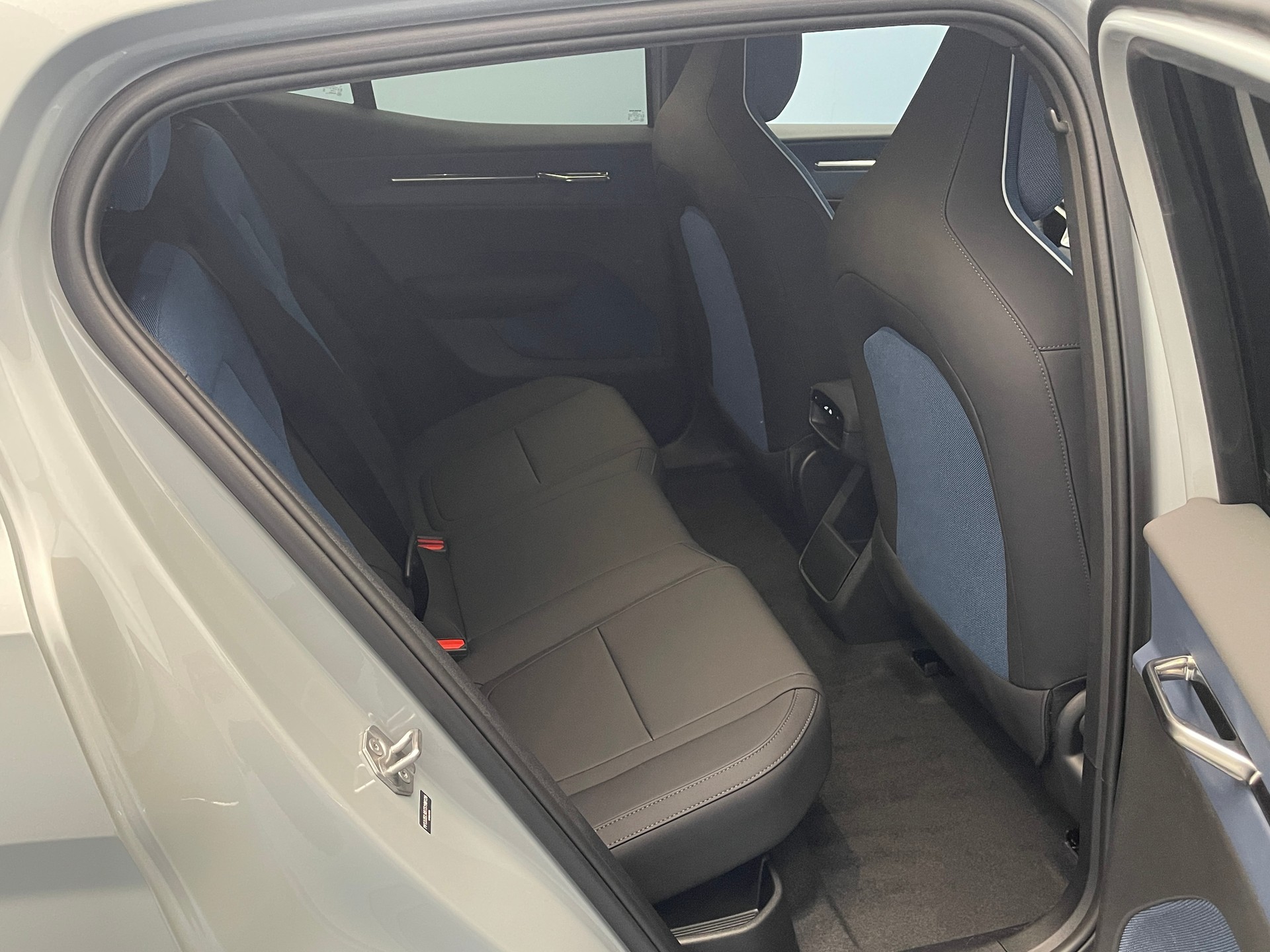 VOLVO EX30 E60 Plus-image-7