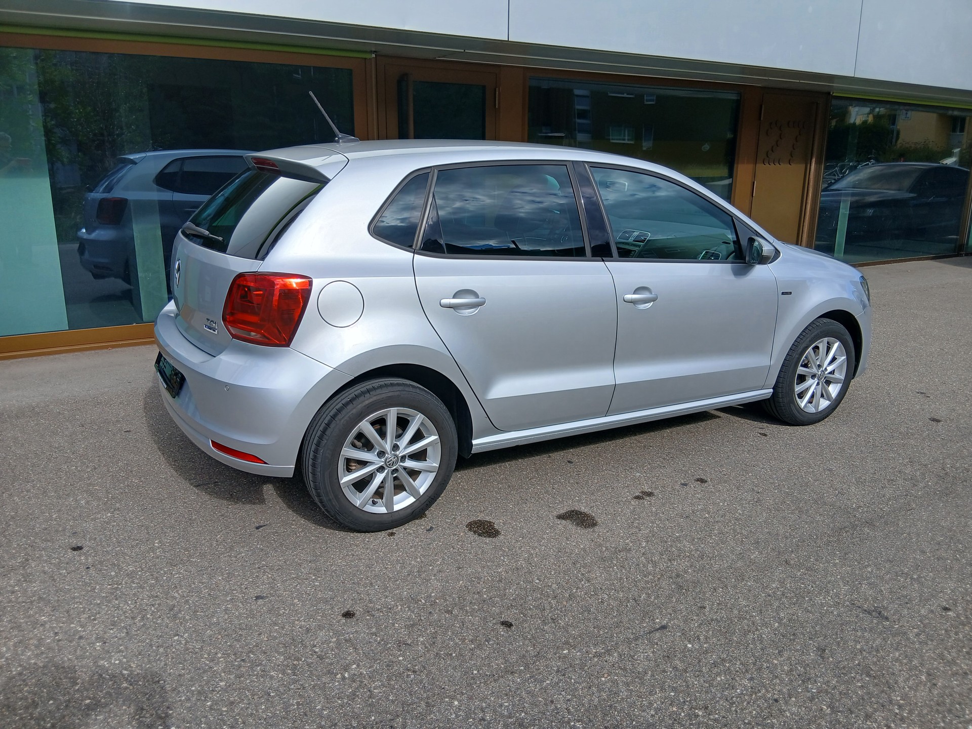 VW Polo 1.2 TSI BMT Lounge DSG-image-4