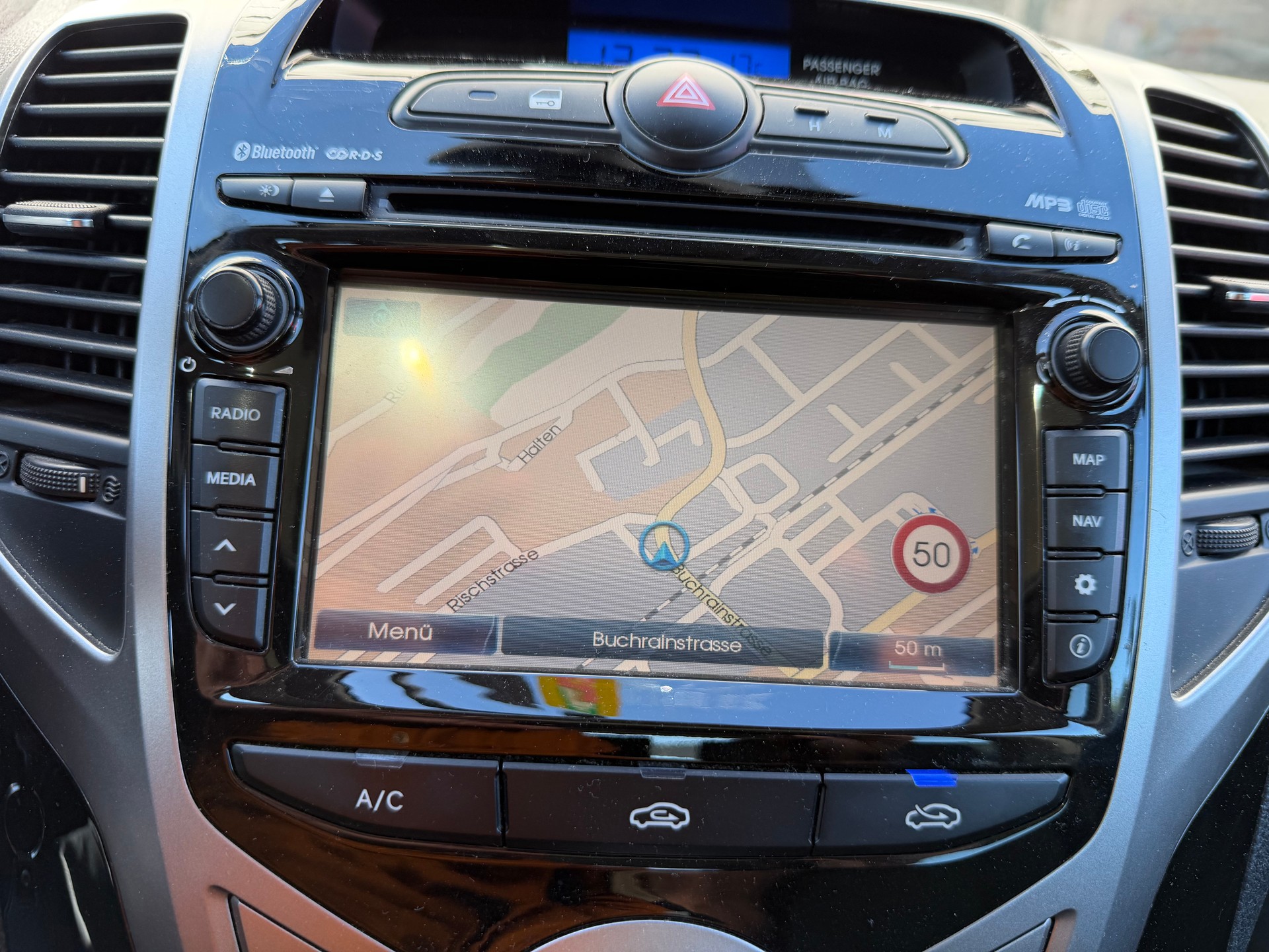 HYUNDAI iX20 1.6 Style-image-11