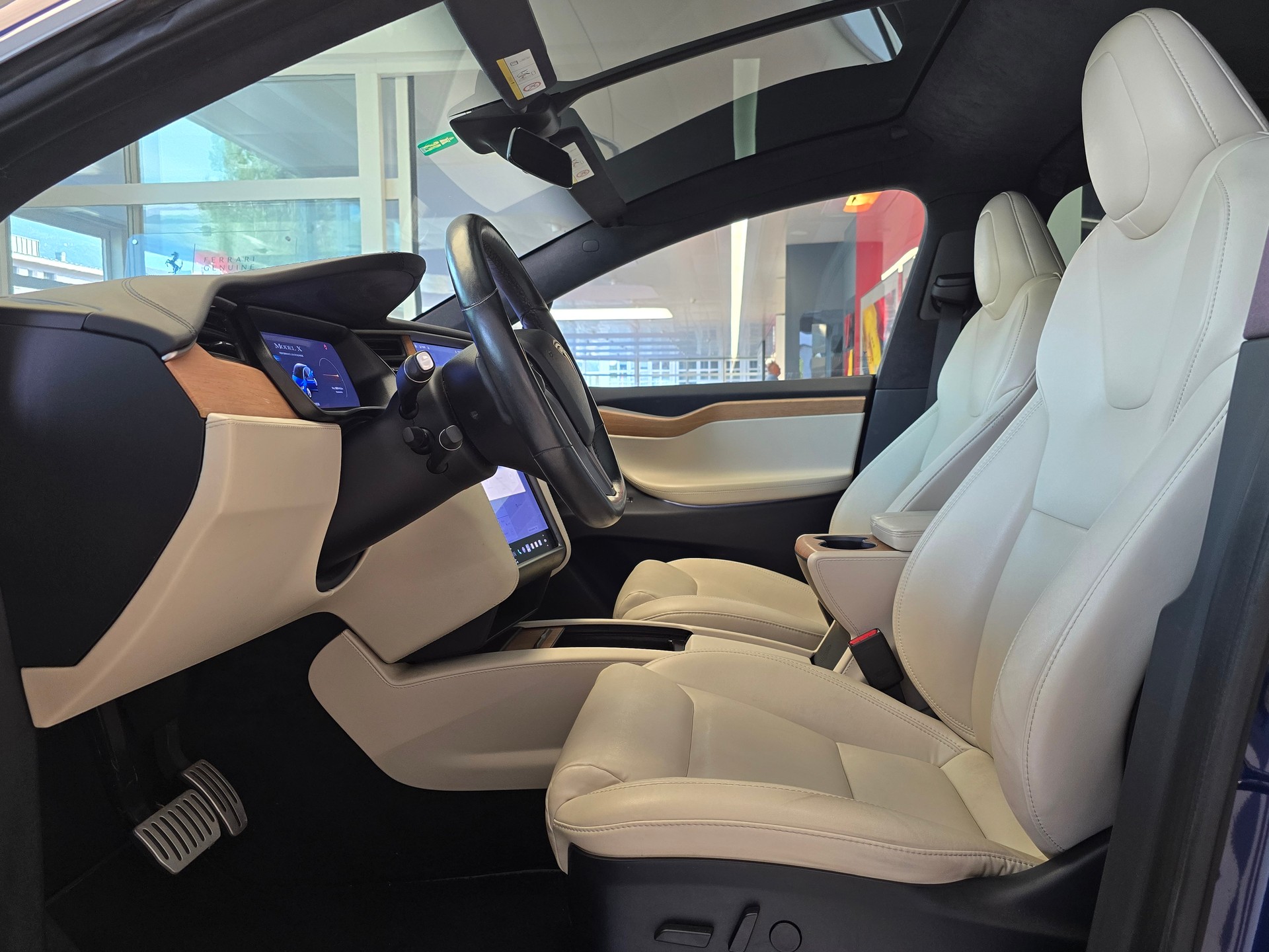 TESLA MODEL X-image-12