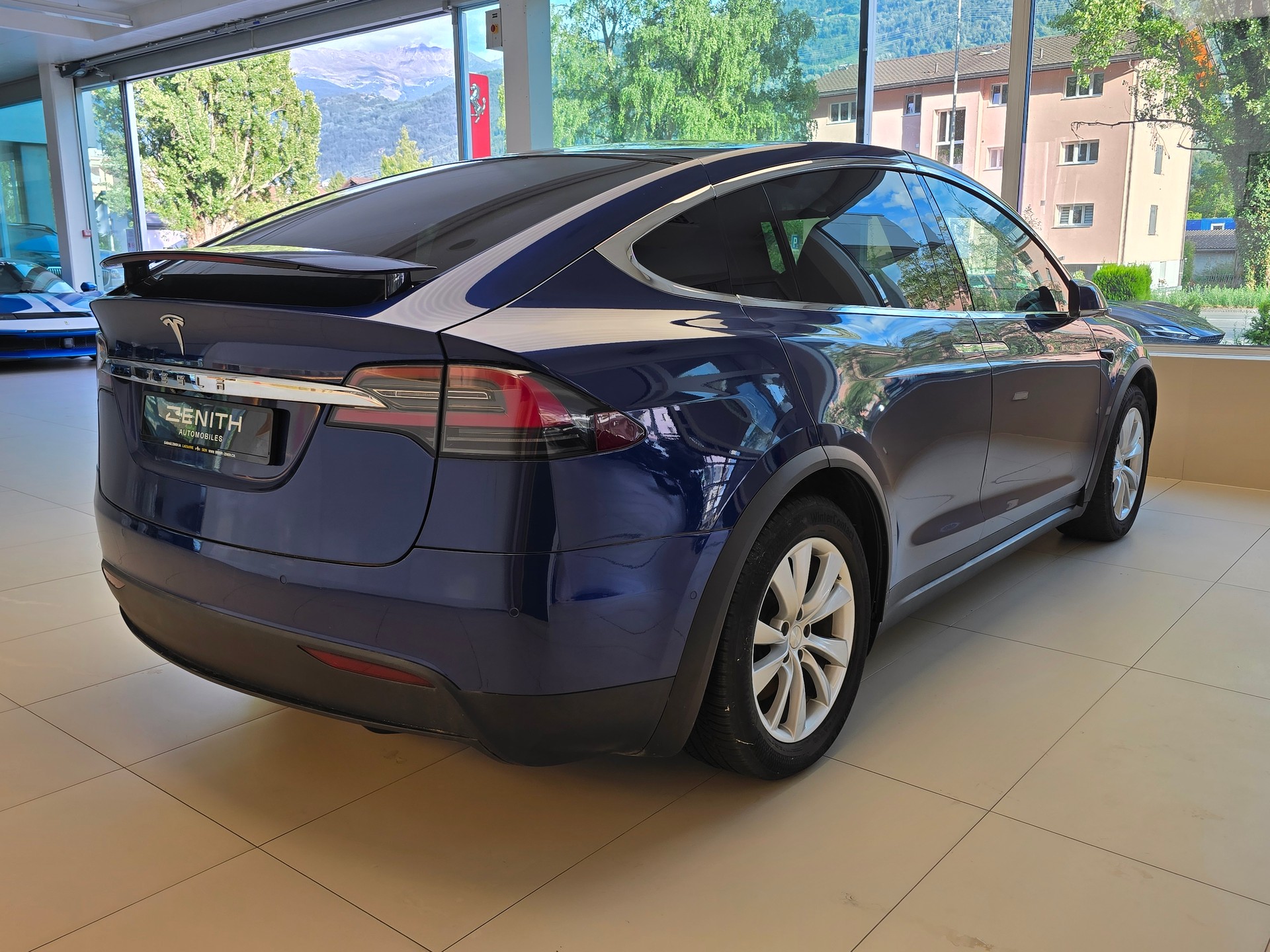 TESLA MODEL X-image-3