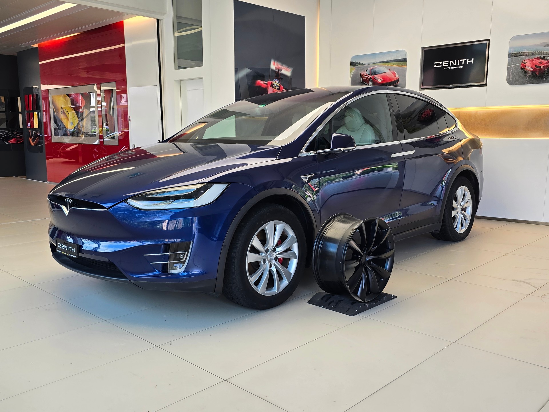 TESLA MODEL X-image-0