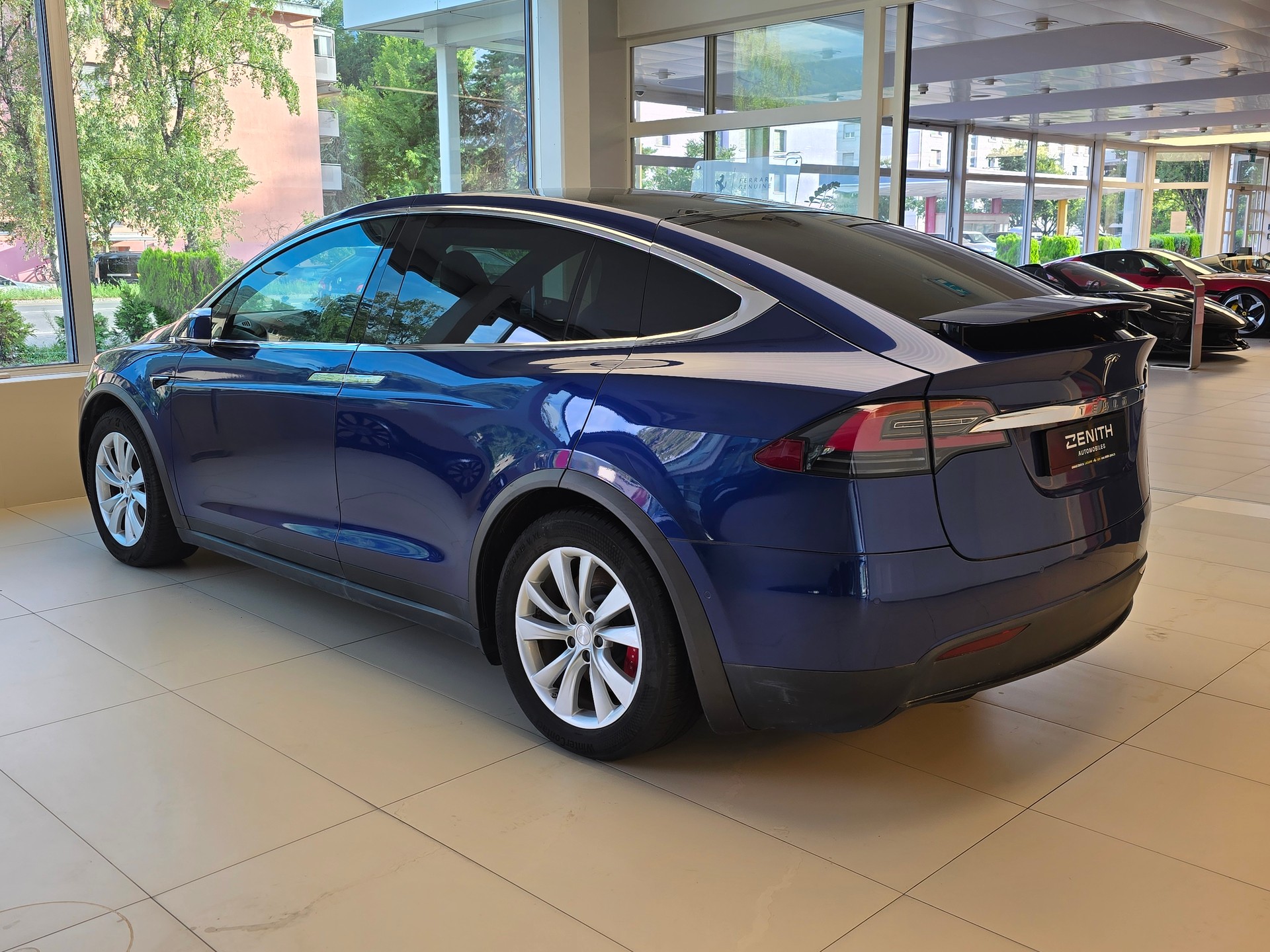 TESLA MODEL X-image-6