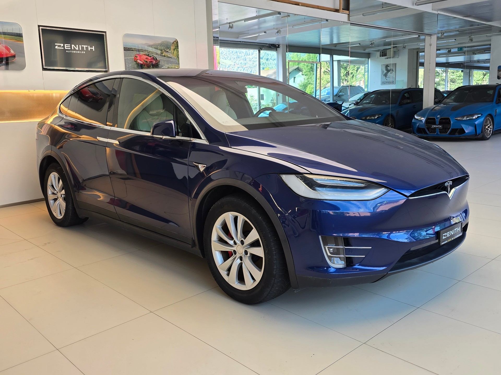 TESLA MODEL X-image-4