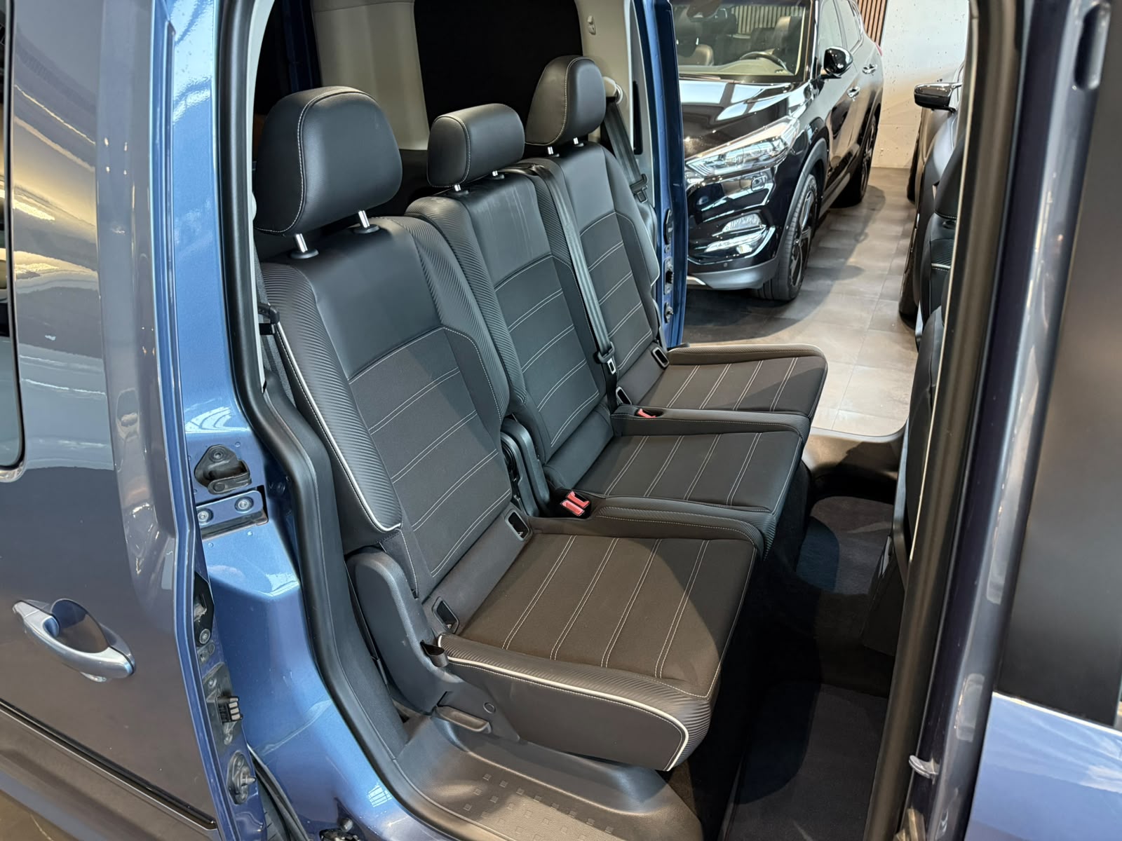 VW Caddy 2.0 TDI Edition 35 DSG-image-12