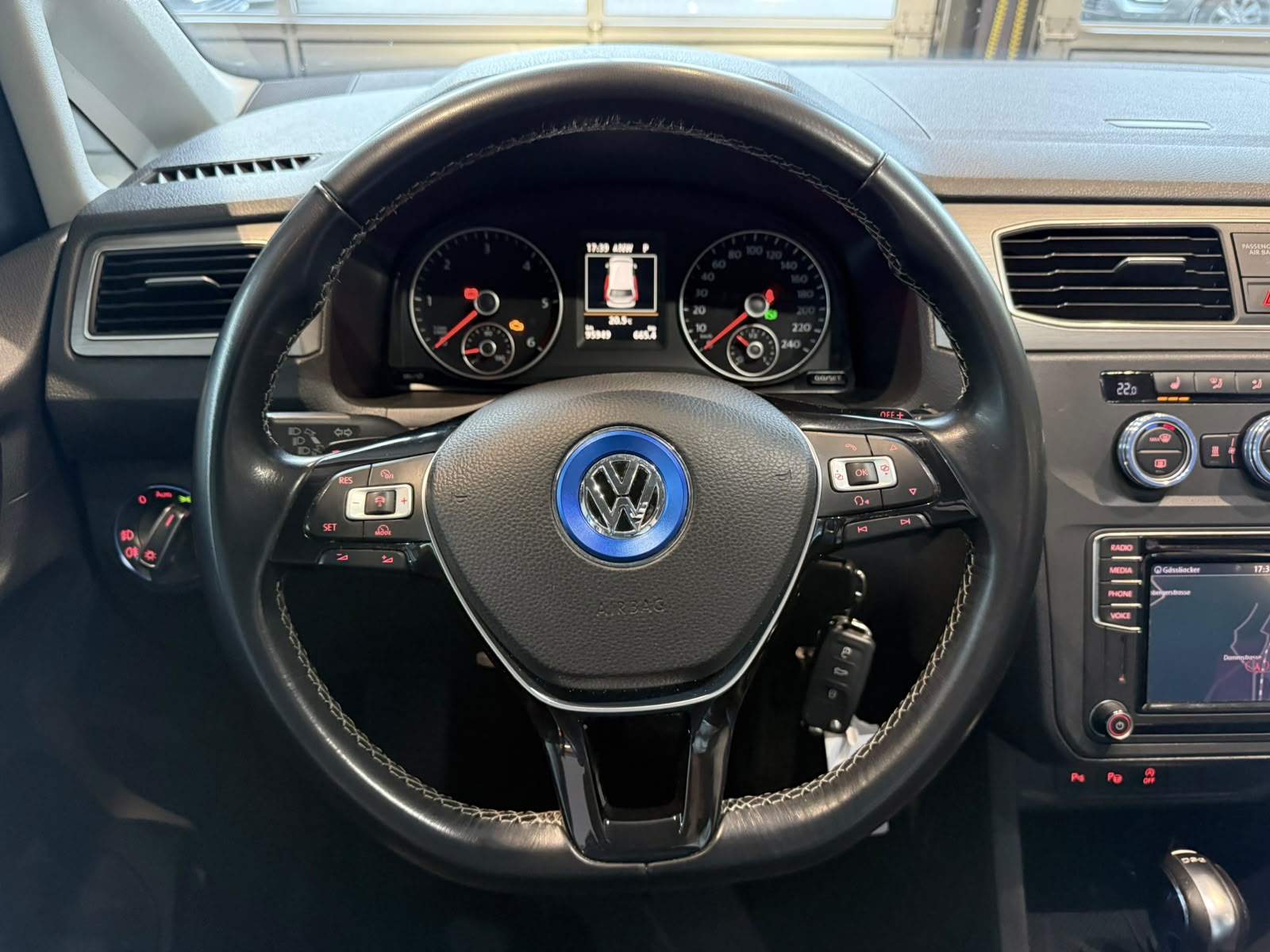 VW Caddy 2.0 TDI Edition 35 DSG-image-15