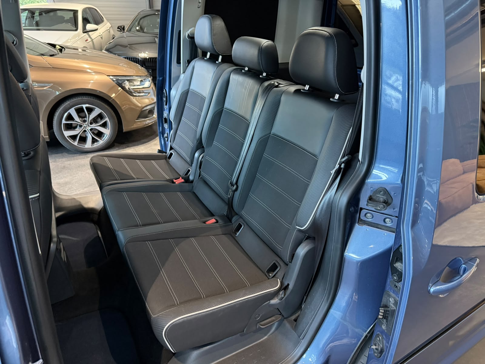 VW Caddy 2.0 TDI Edition 35 DSG-image-11