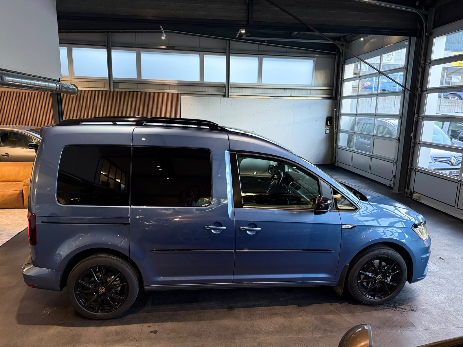 VW Caddy 2.0 TDI Edition 35 DSG-image-7
