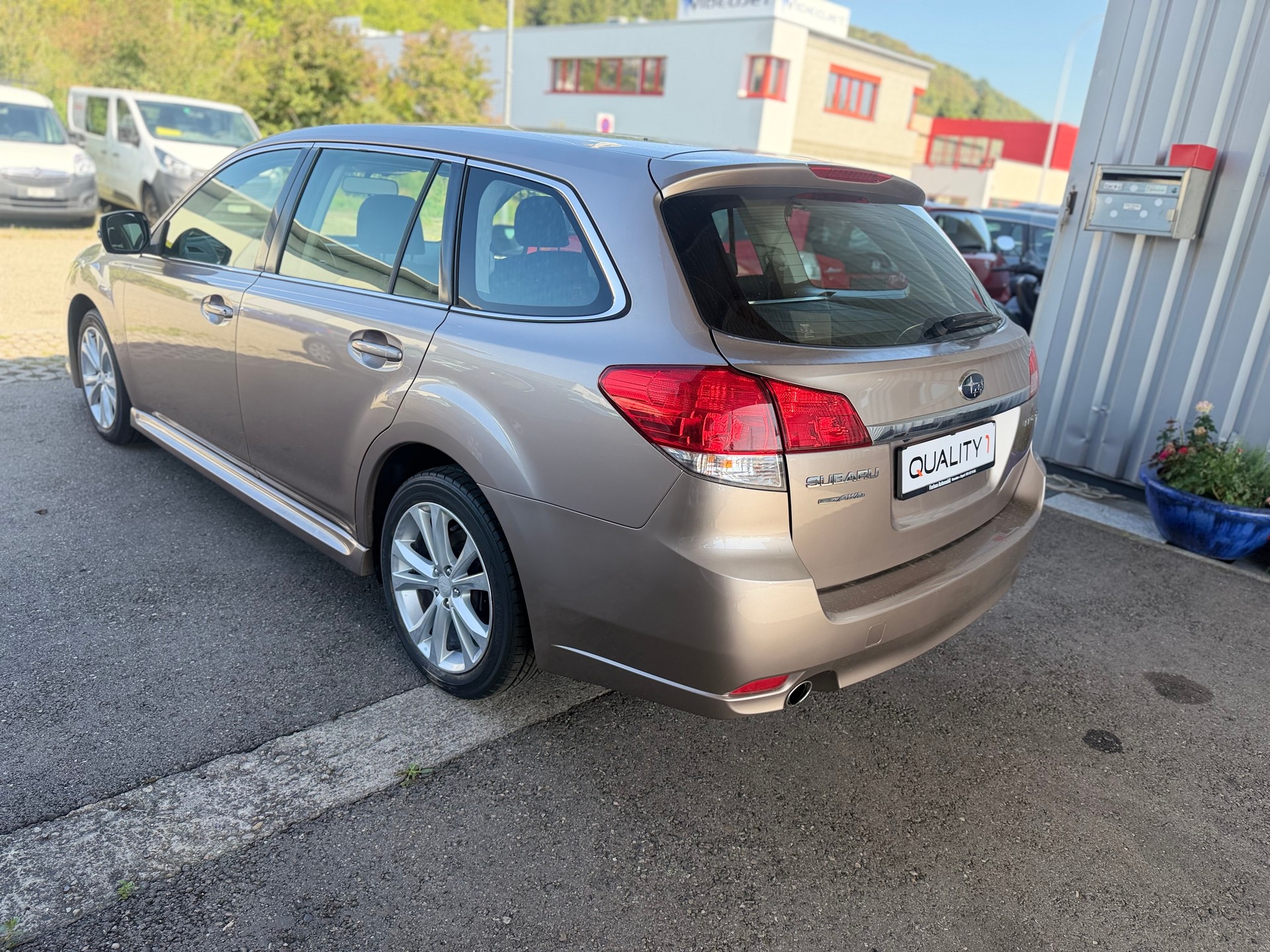 SUBARU Legacy 2.5i Swiss AWD Lineartronic-image-4