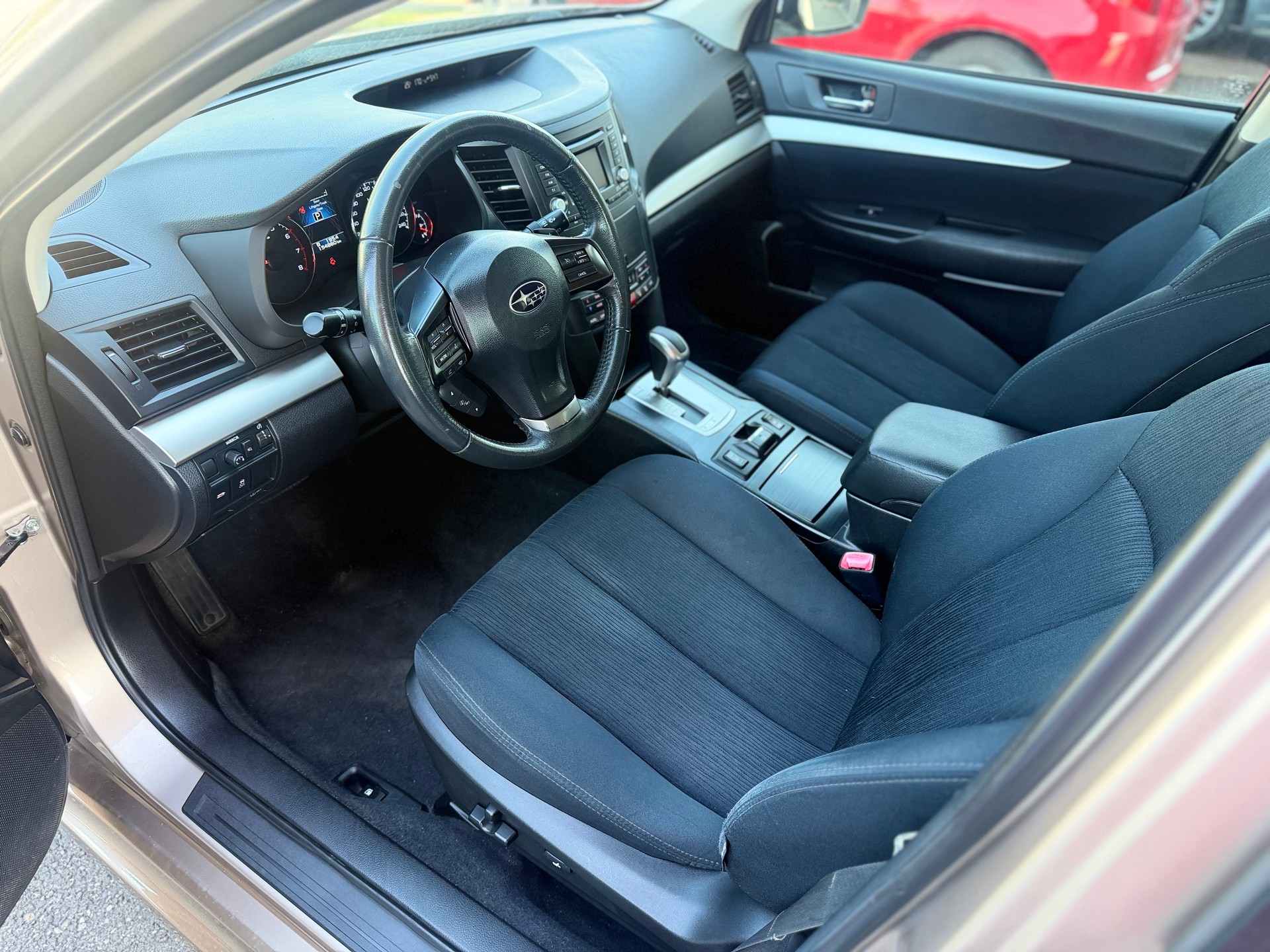 SUBARU Legacy 2.5i Swiss AWD Lineartronic-image-11