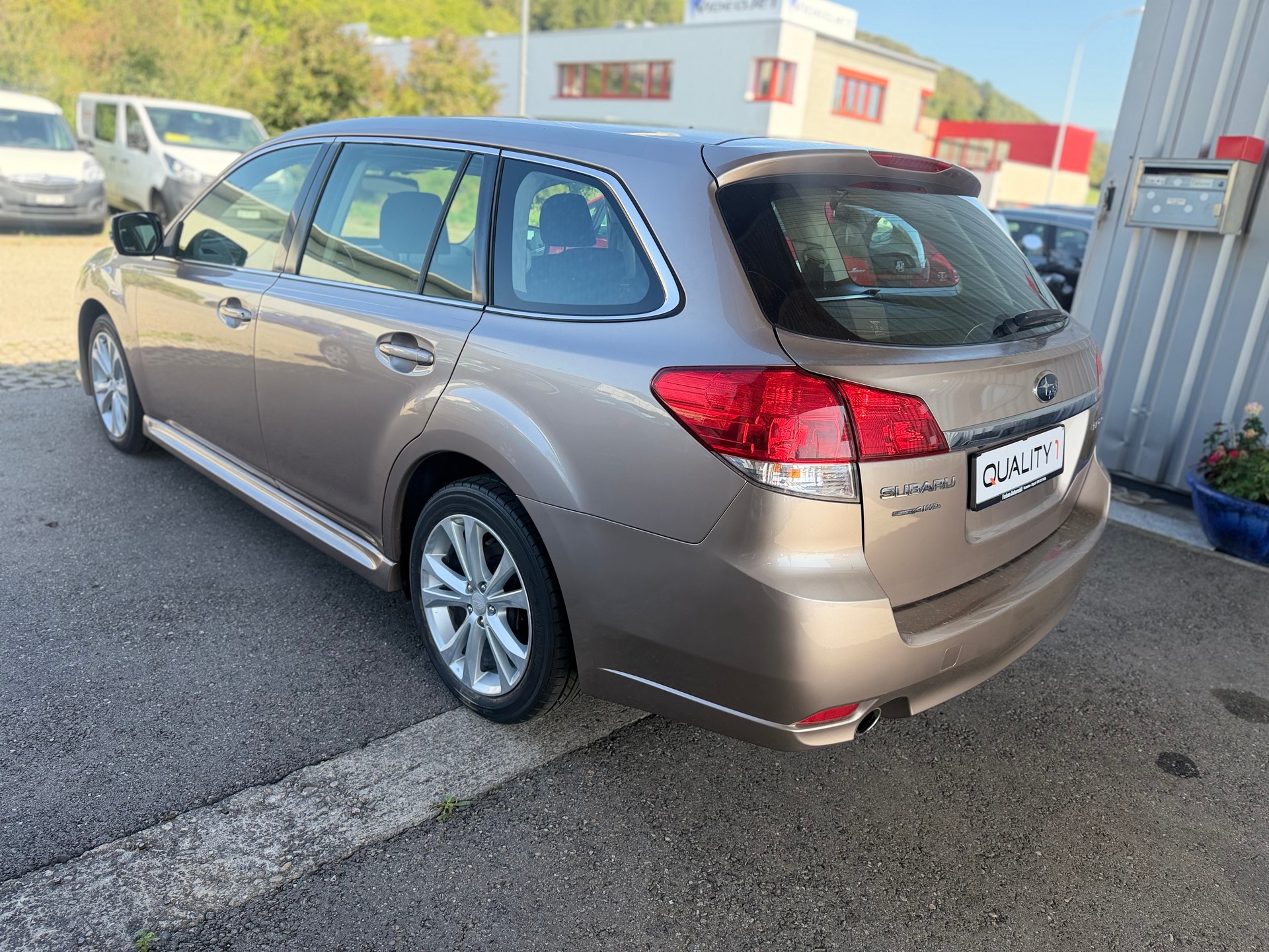 SUBARU Legacy 2.5i Swiss AWD Lineartronic-image-9