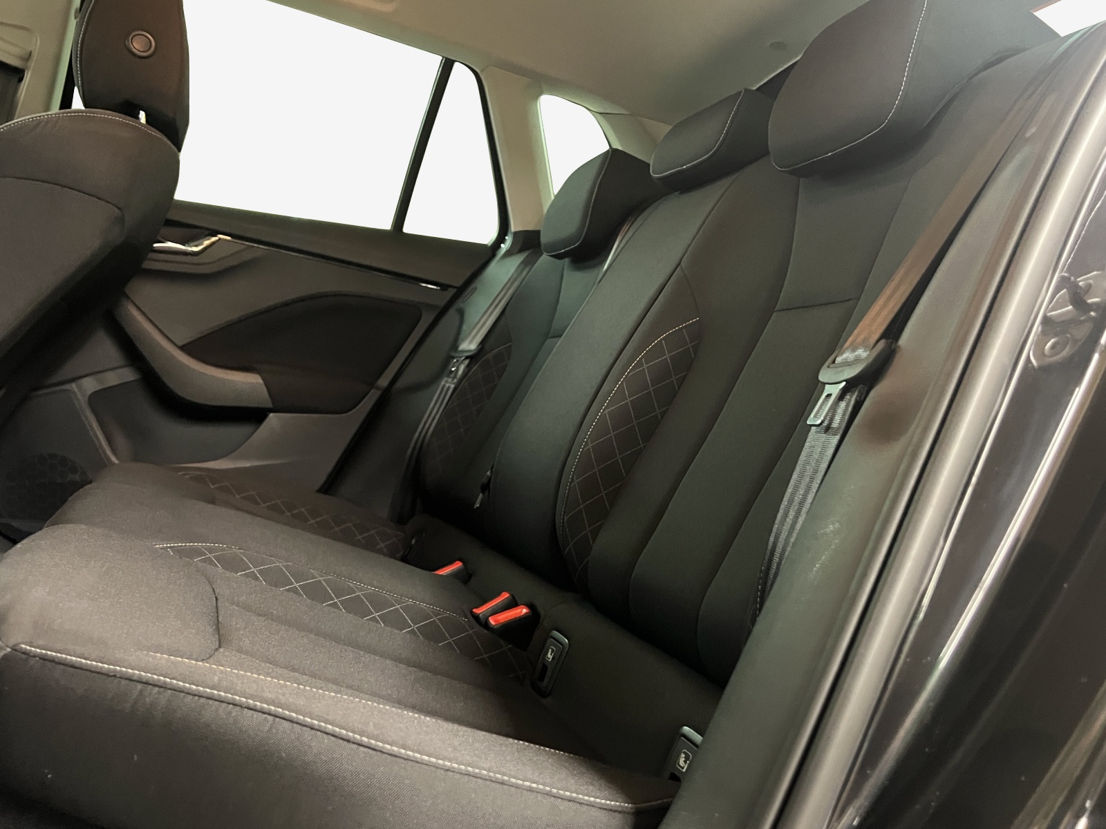 SKODA Kamiq 1.0 TSI Ambition DSG-image-11
