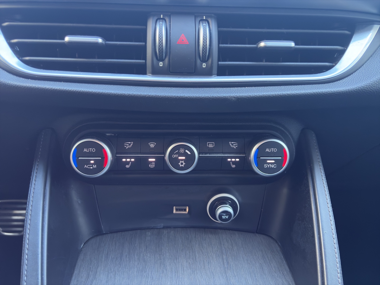 ALFA ROMEO Stelvio 2.0 First Edition Q4 Automatic | Sitzheizung | Rückfahrkamera | Fahrassistent-image-15