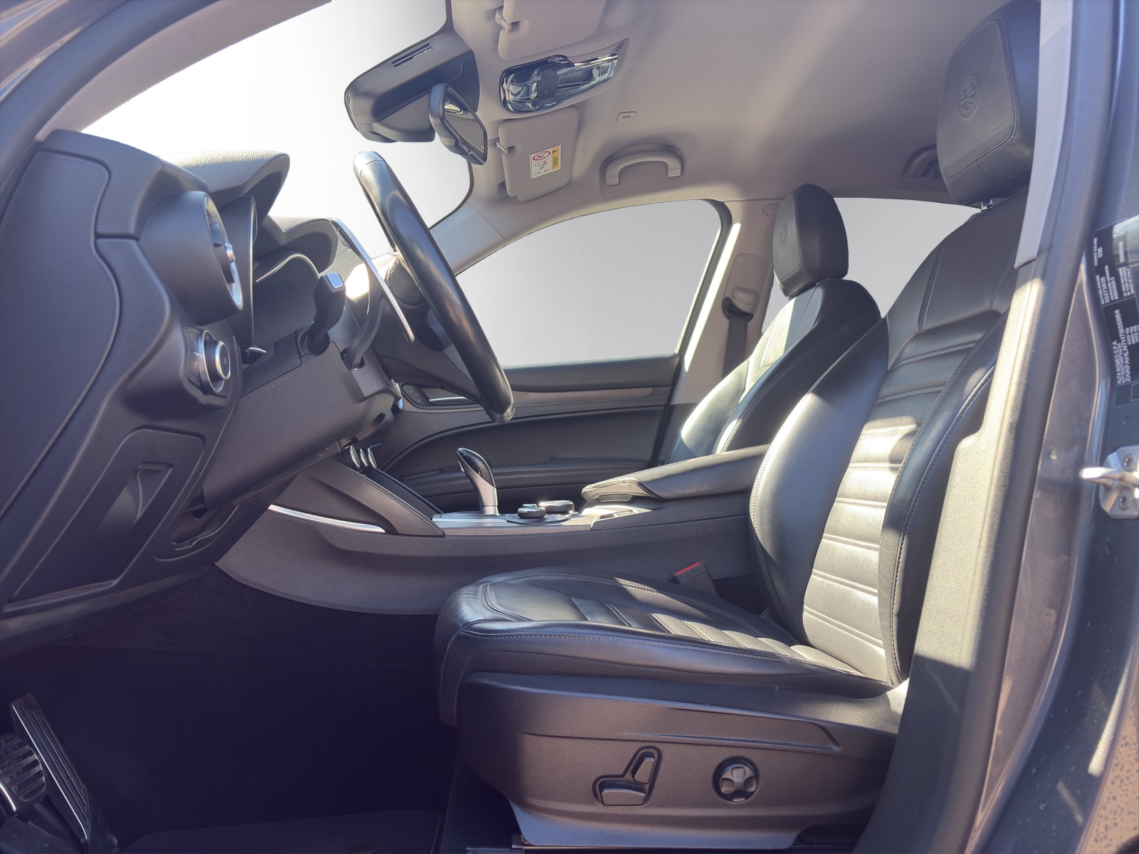 ALFA ROMEO Stelvio 2.0 First Edition Q4 Automatic | Sitzheizung | Rückfahrkamera | Fahrassistent-image-9