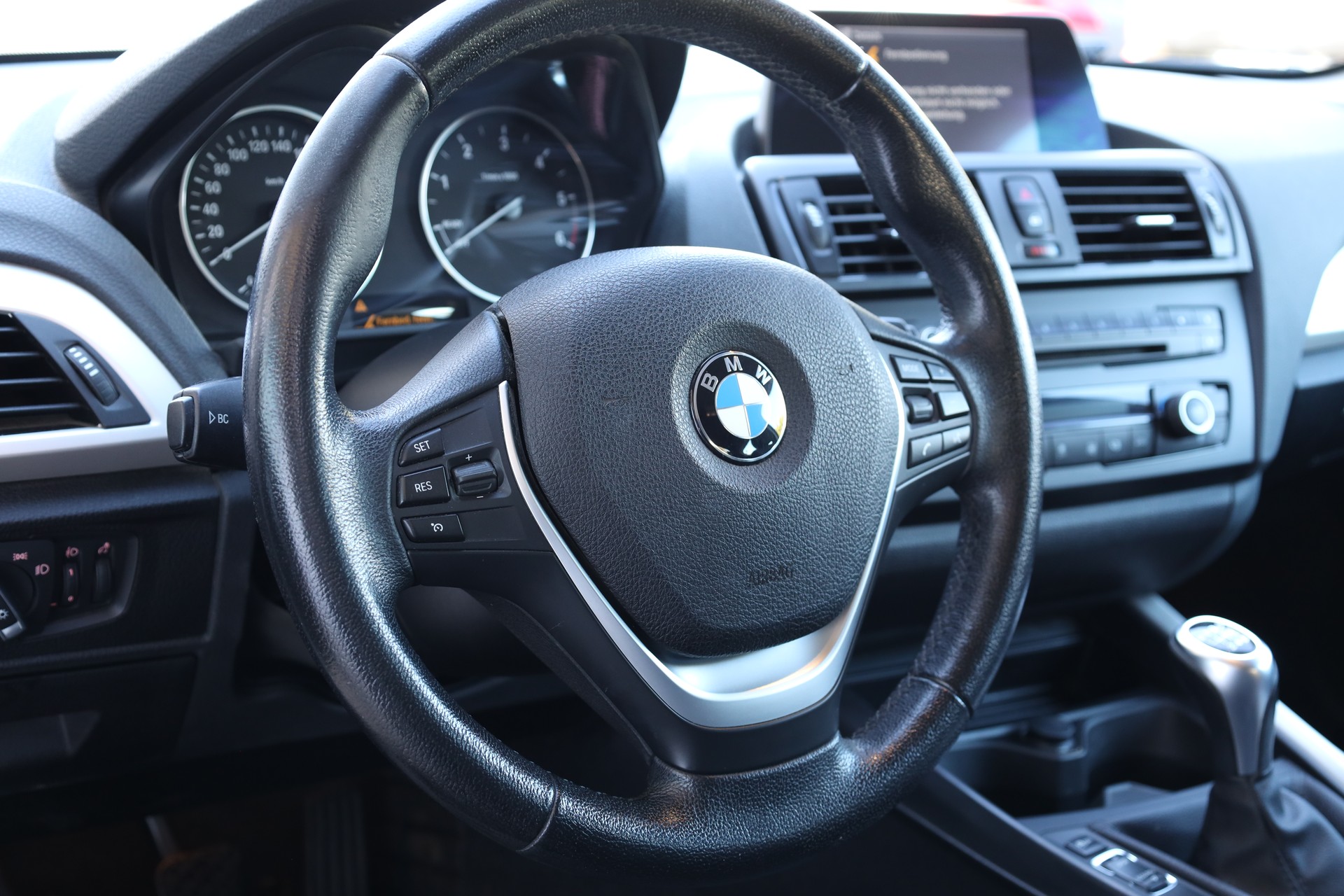 BMW 116d Efficient-Dynamics Edition-image-12