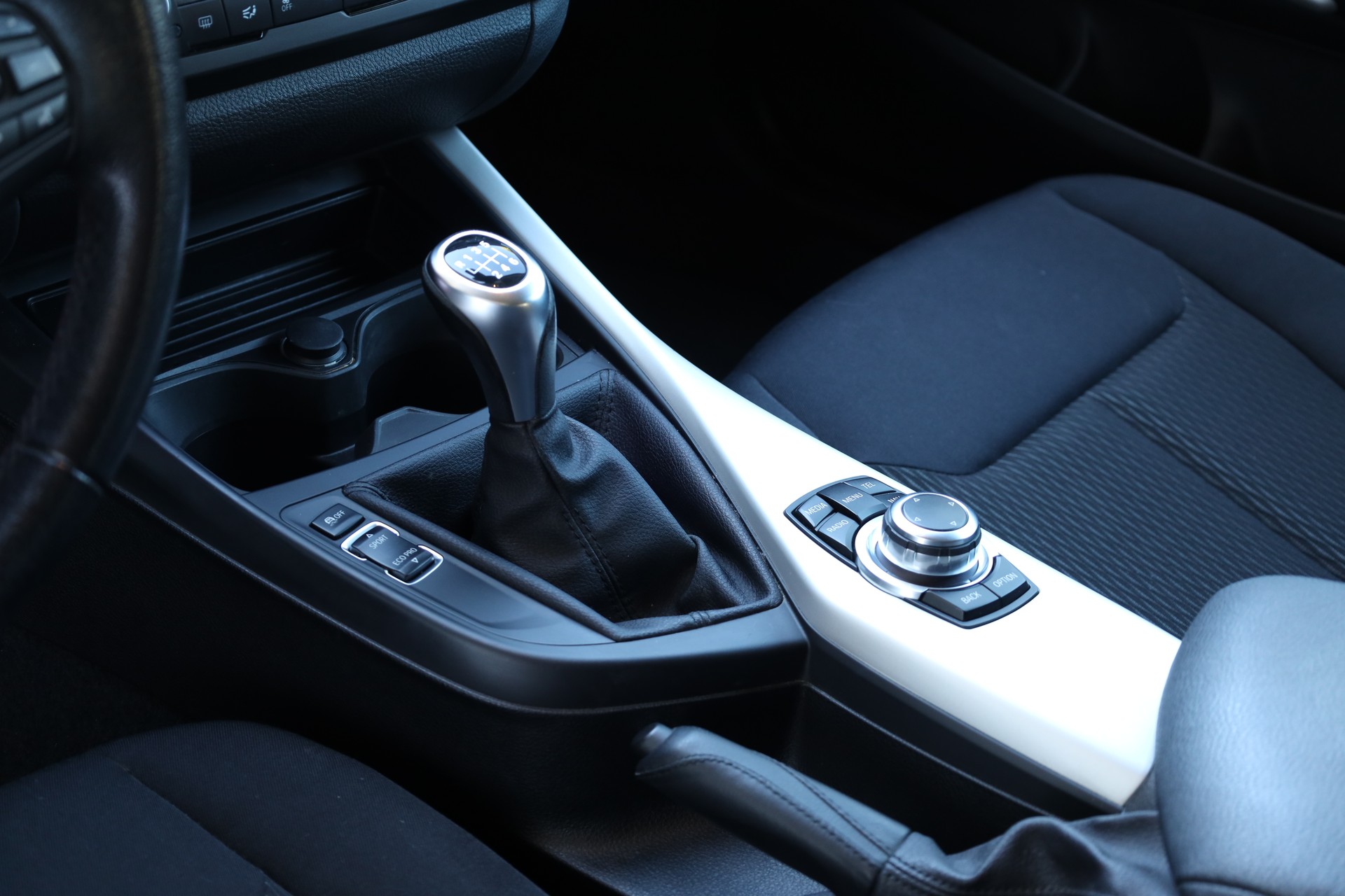 BMW 116d Efficient-Dynamics Edition-image-8