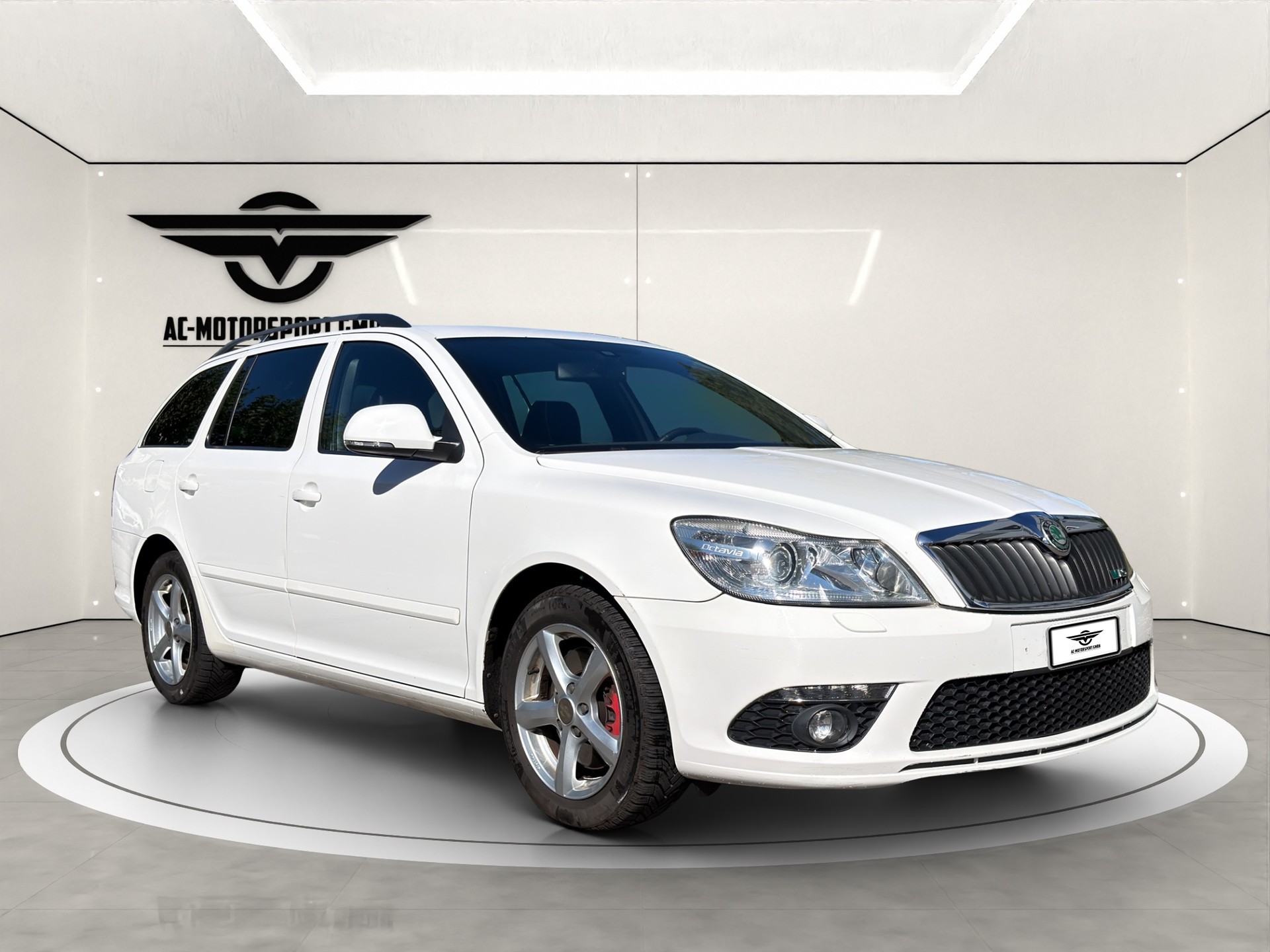 SKODA Octavia Combi 2.0 TSI RS DSG-image-3