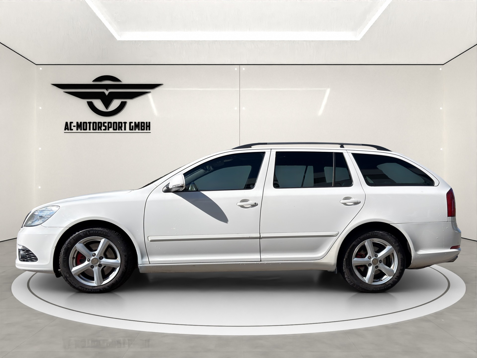 SKODA Octavia Combi 2.0 TSI RS DSG-image-4