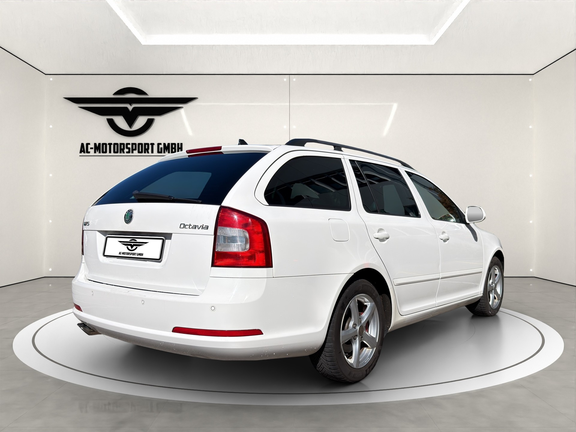 SKODA Octavia Combi 2.0 TSI RS DSG-image-6