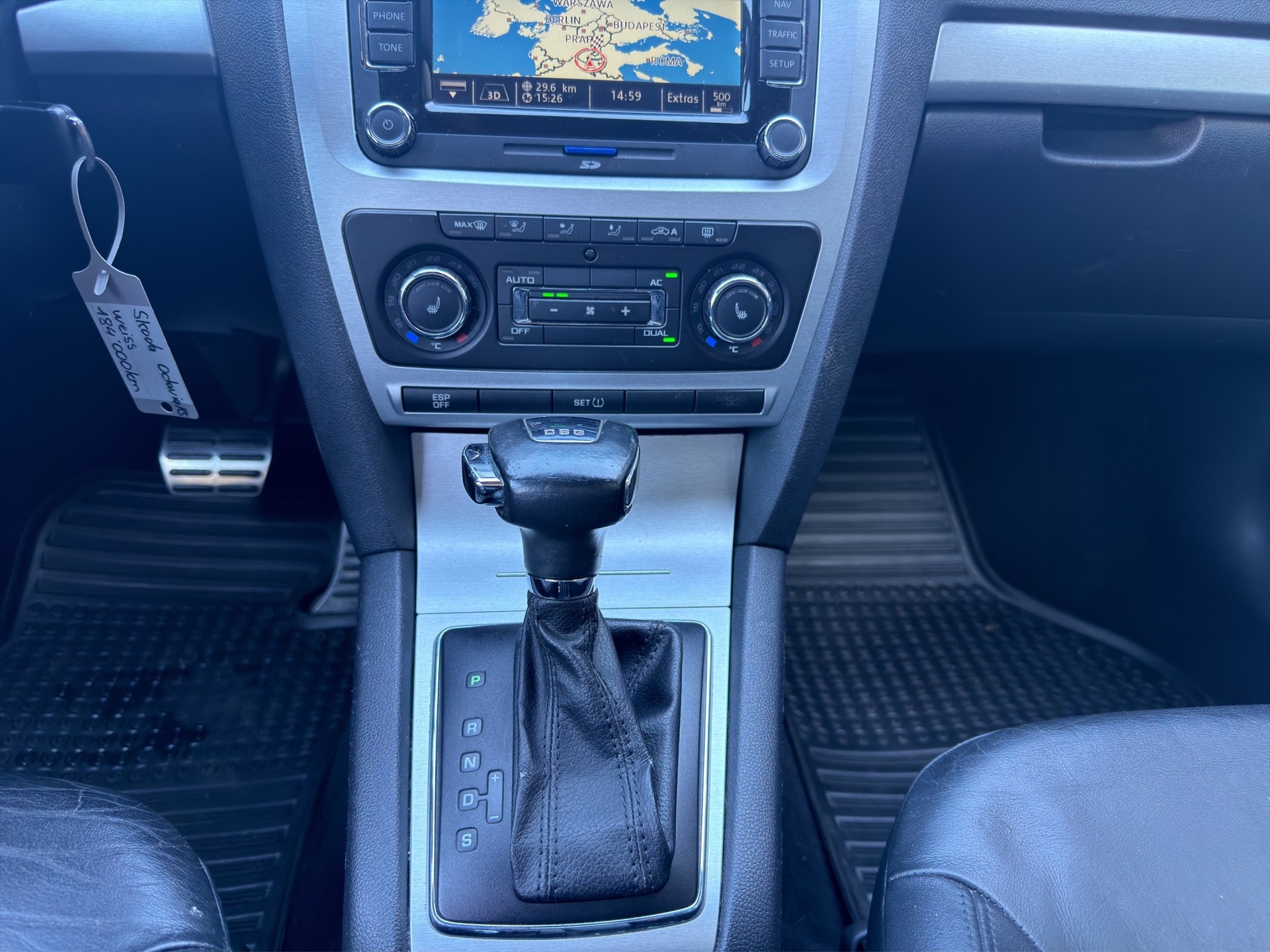 SKODA Octavia Combi 2.0 TSI RS DSG-image-12