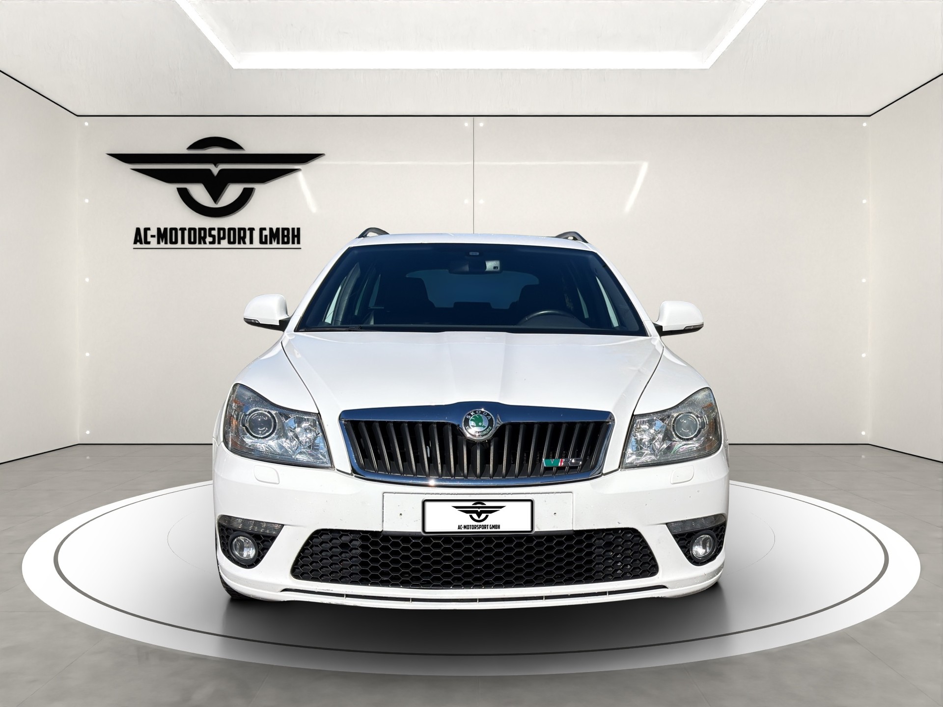 SKODA Octavia Combi 2.0 TSI RS DSG-image-1