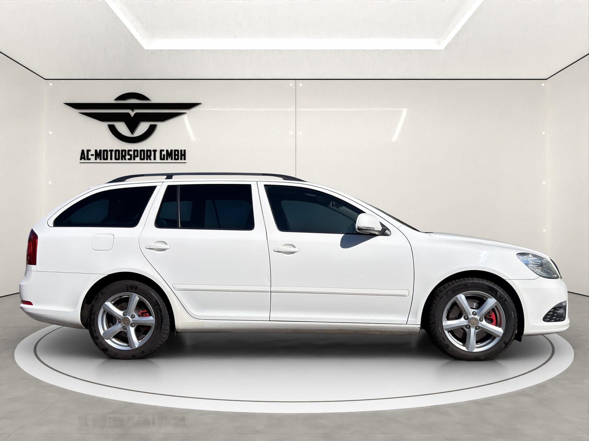 SKODA Octavia Combi 2.0 TSI RS DSG-image-7
