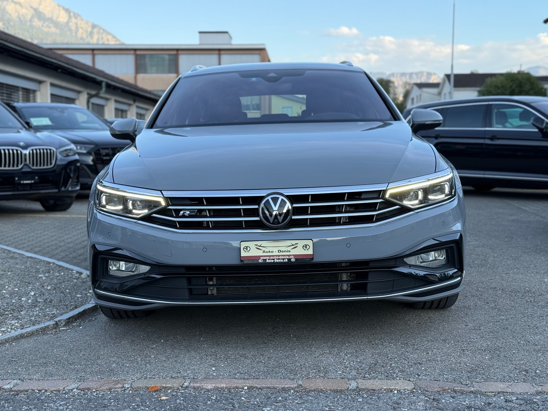 VW Passat Variant 2.0 TDI 200 Elegance DSG 4m-image-3