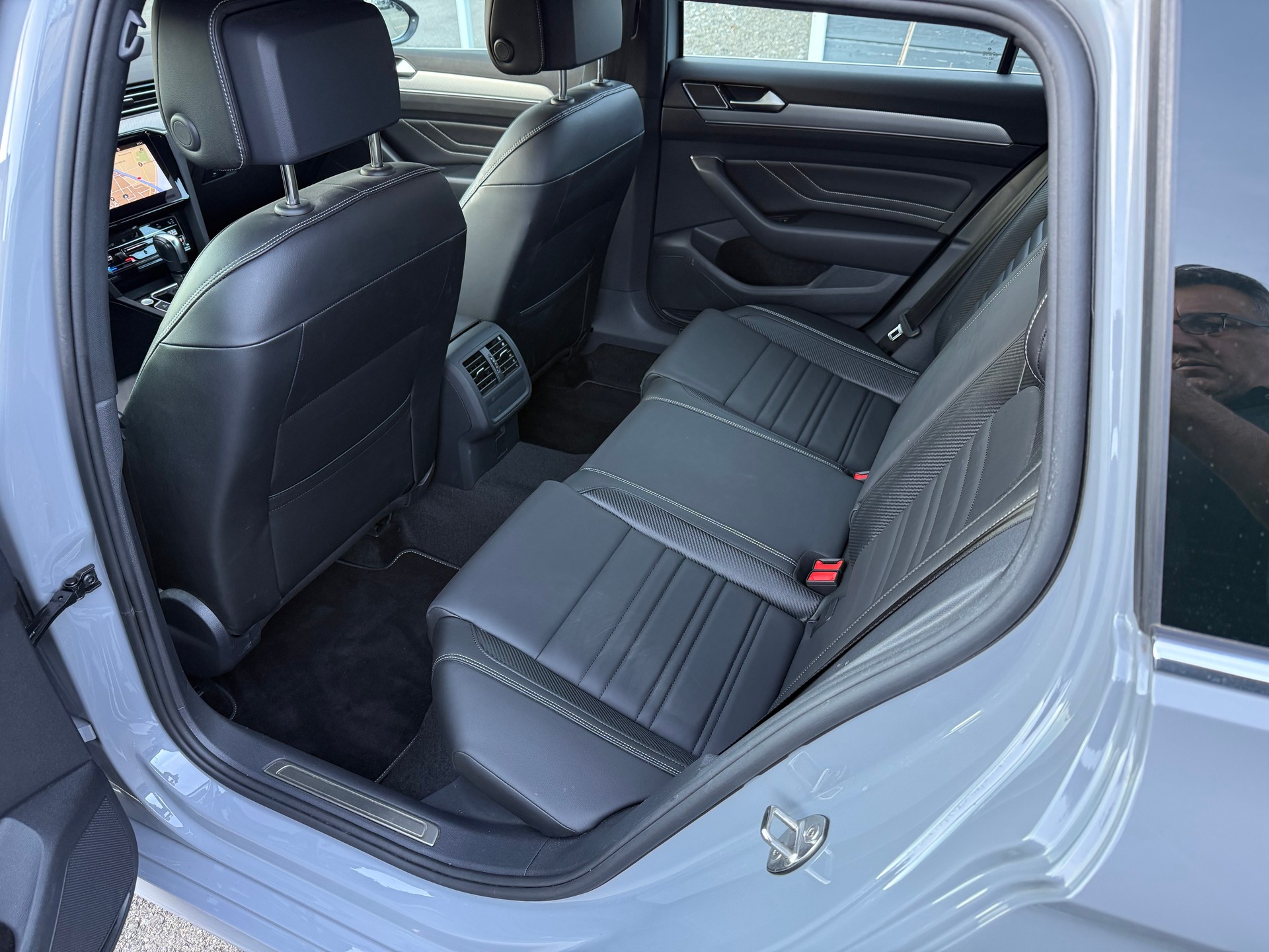 VW Passat Variant 2.0 TDI 200 Elegance DSG 4m-image-12