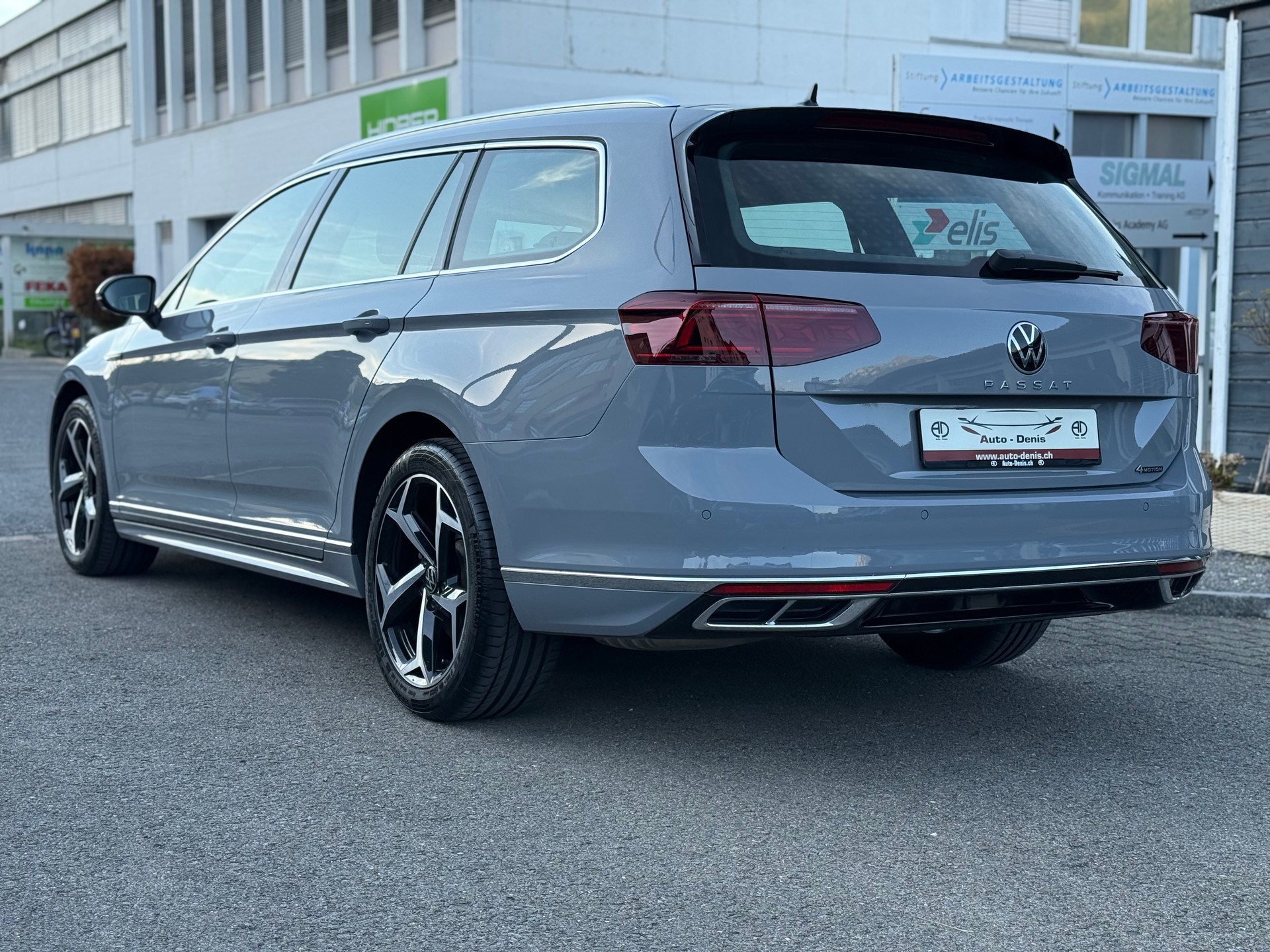 VW Passat Variant 2.0 TDI 200 Elegance DSG 4m-image-10