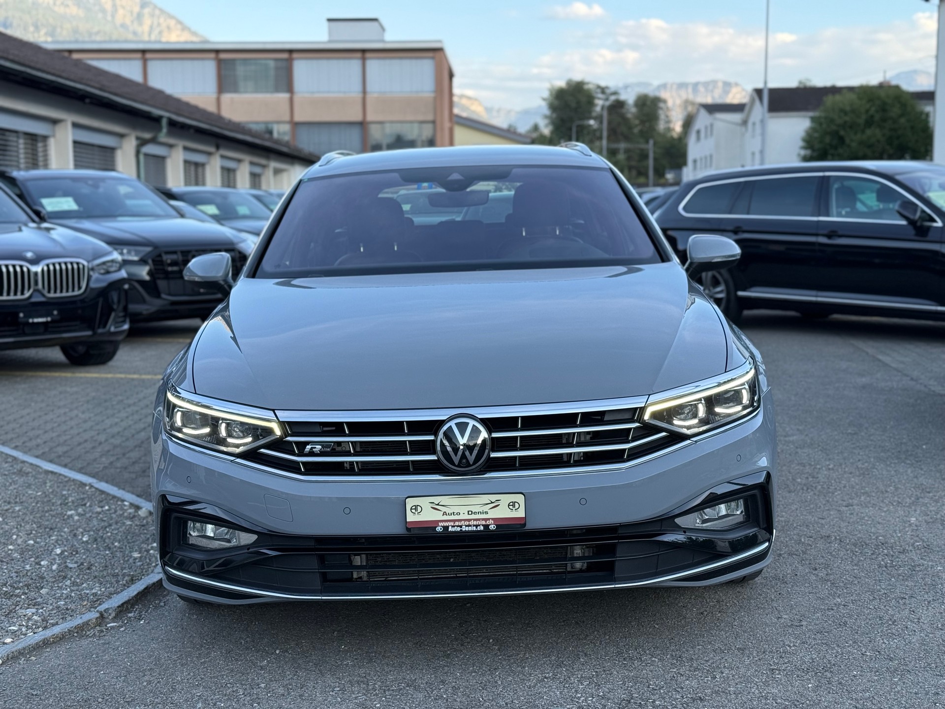 VW Passat Variant 2.0 TDI 200 Elegance DSG 4m-image-2