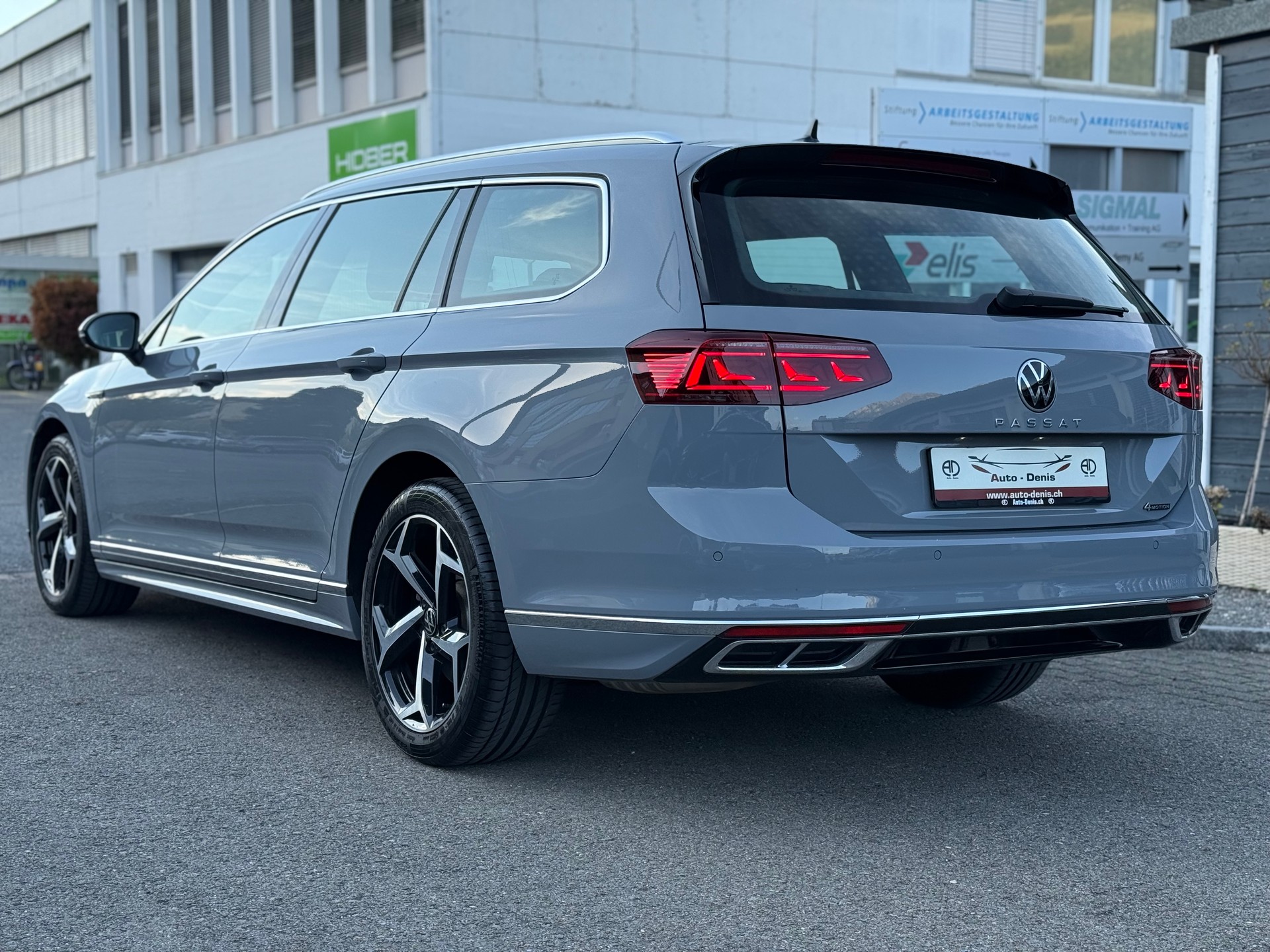 VW Passat Variant 2.0 TDI 200 Elegance DSG 4m-image-9