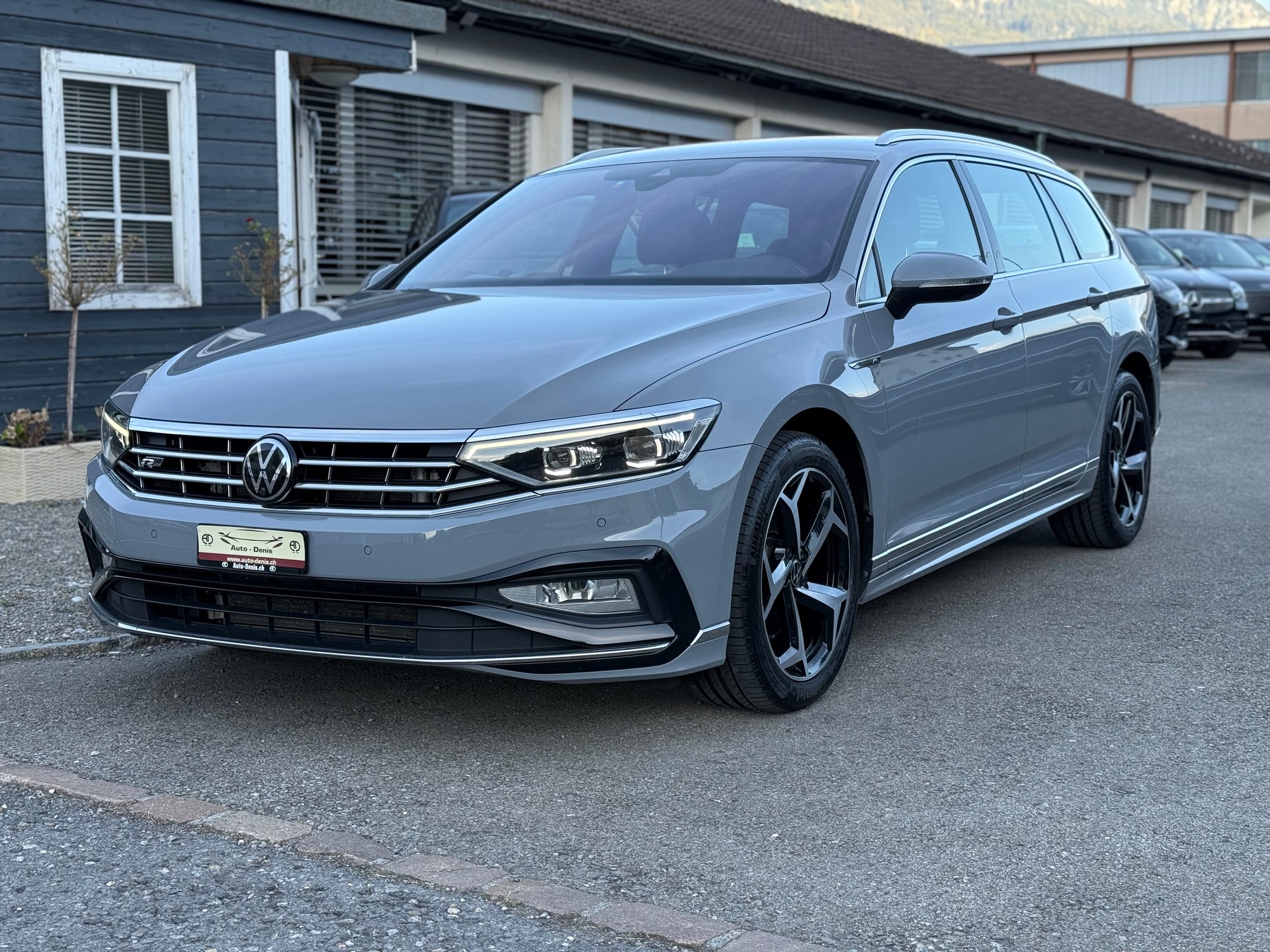 VW Passat Variant 2.0 TDI 200 Elegance DSG 4m-image-1