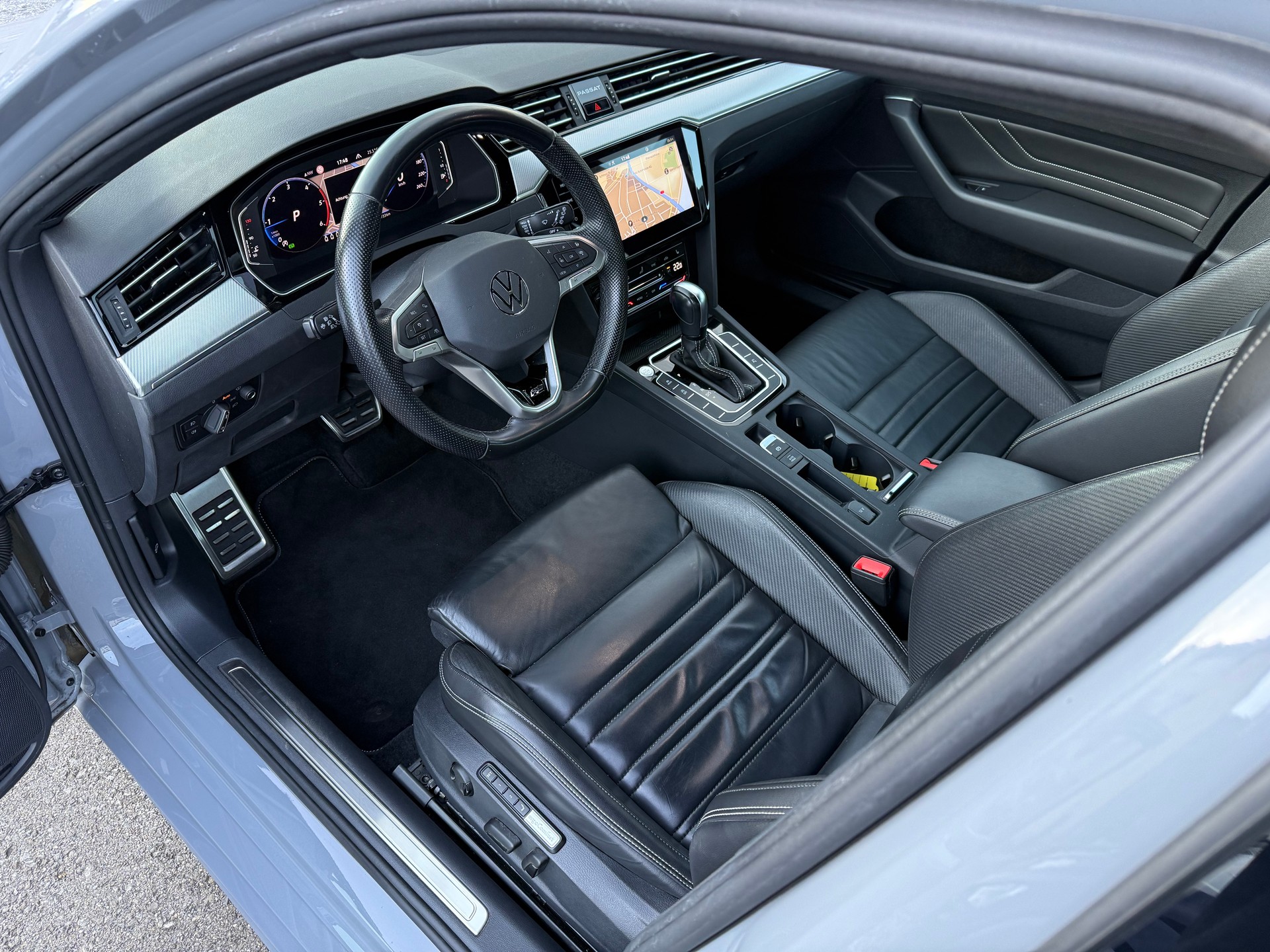 VW Passat Variant 2.0 TDI 200 Elegance DSG 4m-image-15