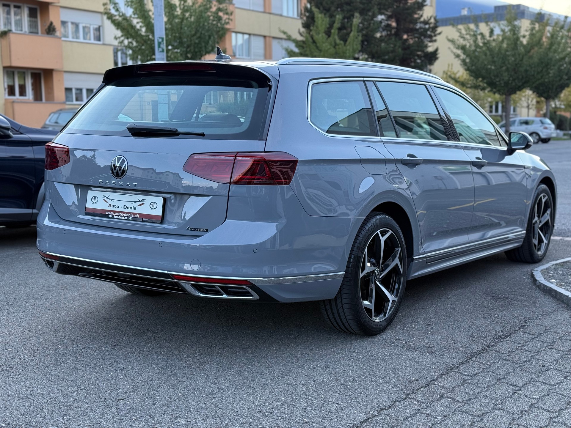 VW Passat Variant 2.0 TDI 200 Elegance DSG 4m-image-5