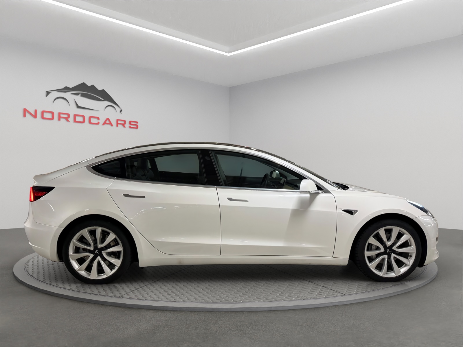 TESLA Model 3 Long Range Dual Motor AWD-image-5