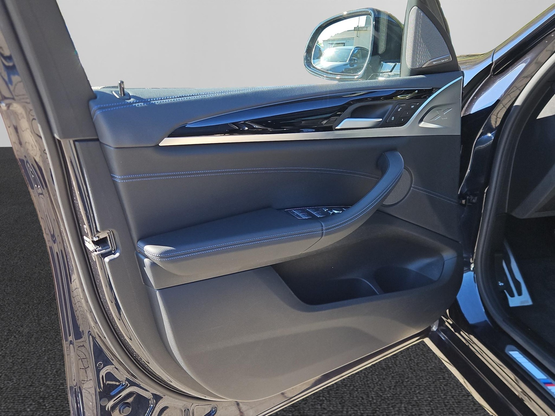 BMW iX3 M Sport Impressive-image-10