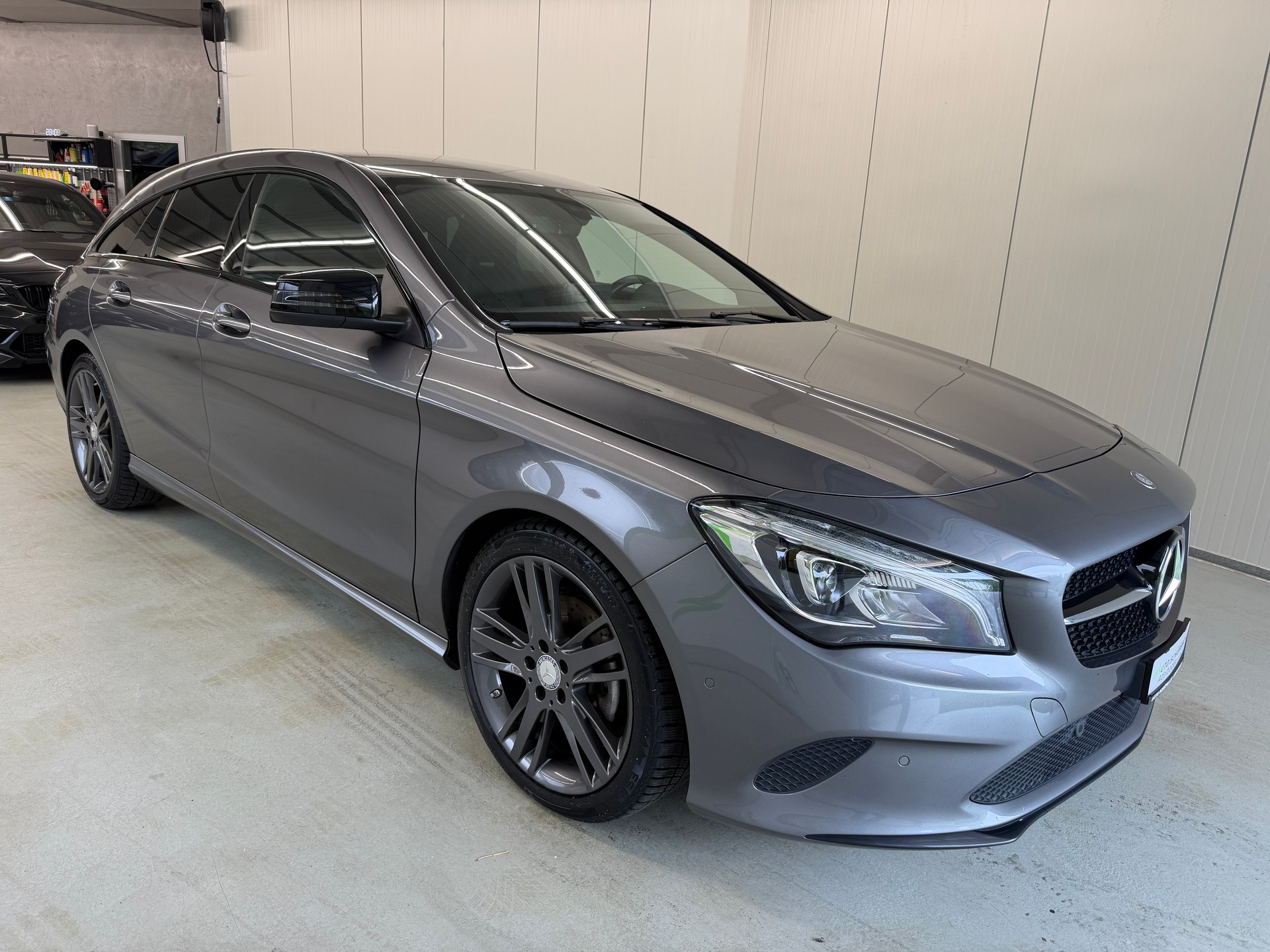 MERCEDES-BENZ CLA Shooting Brake 220 d Urban 7G-DCT-showroom-element-1