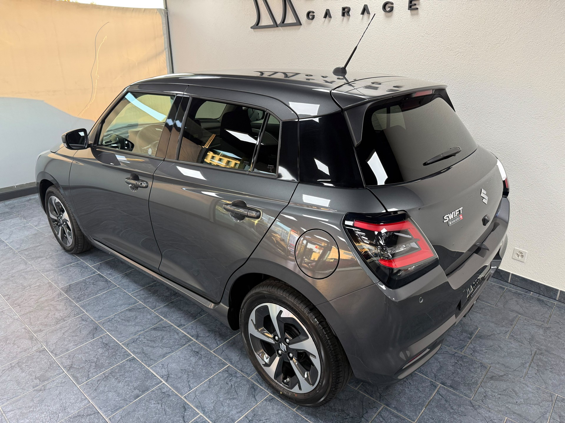 SUZUKI Swift 1.2 Compact Top Hybrid CVT-image-4