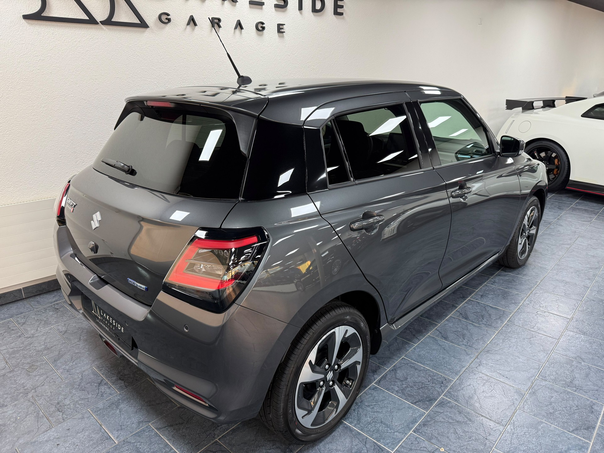 SUZUKI Swift 1.2 Compact Top Hybrid CVT-image-2