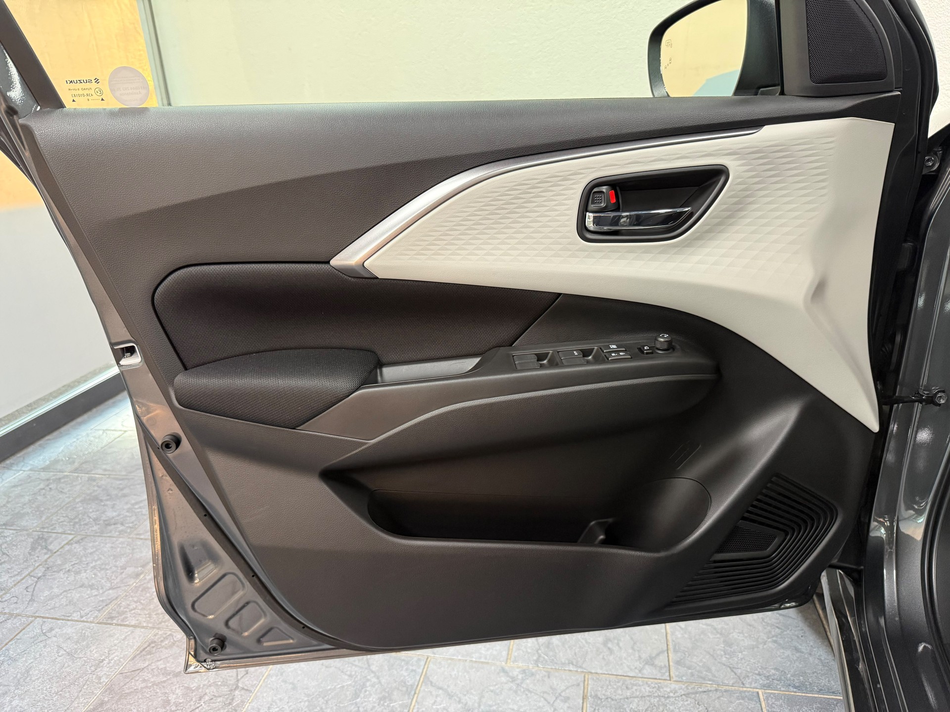 SUZUKI Swift 1.2 Compact Top Hybrid CVT-image-8
