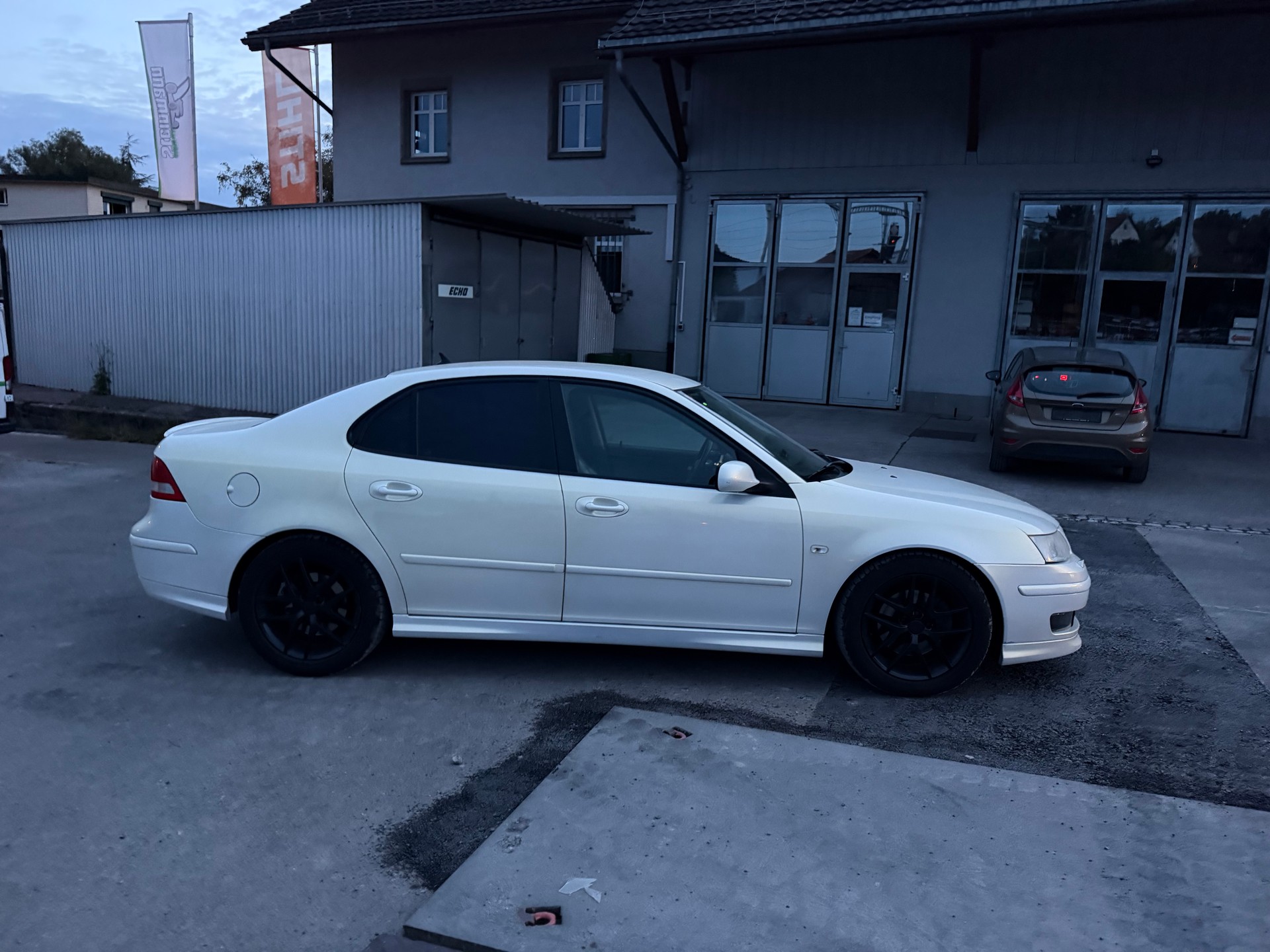 SAAB 9-3 2.0T Aero-image-3