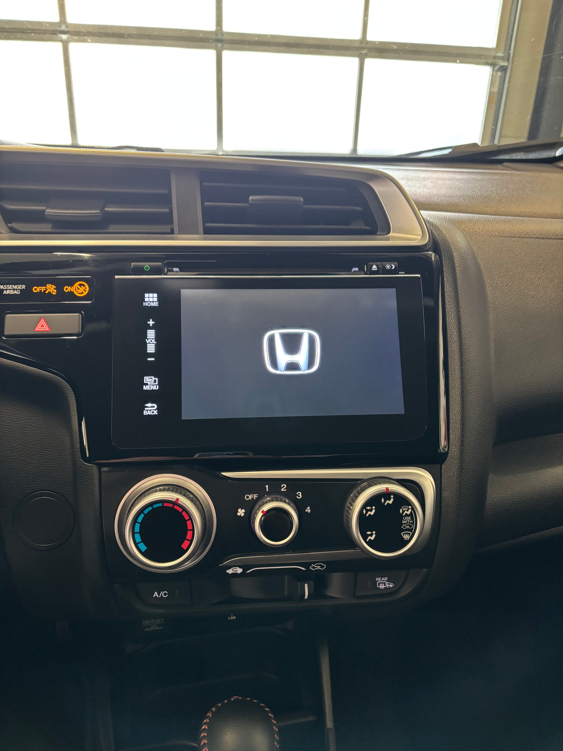 HONDA Jazz 1.5i-VTEC Dynamic CVT-image-9