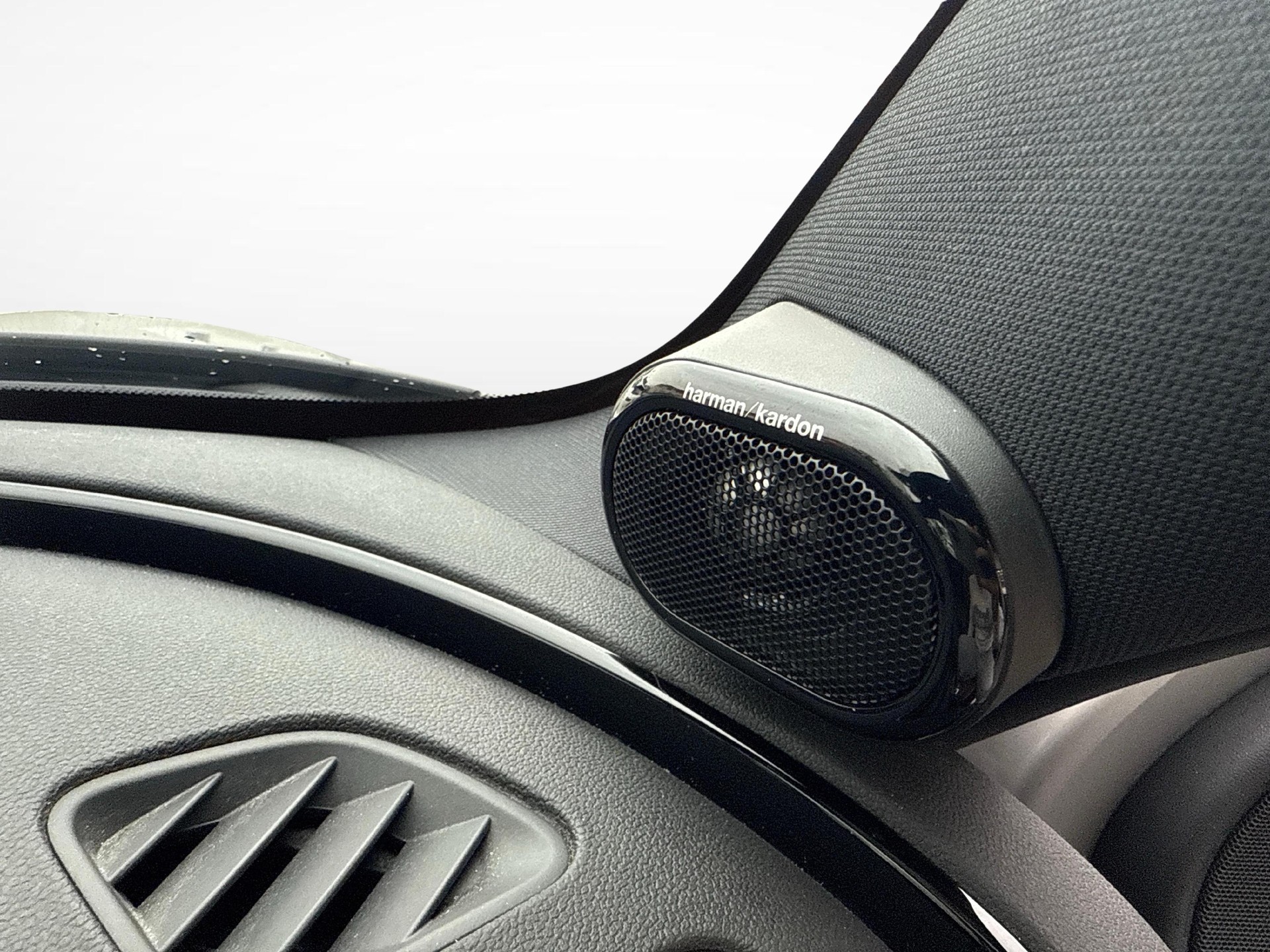 MINI Cooper S ALL4 Clubman F54-image-16