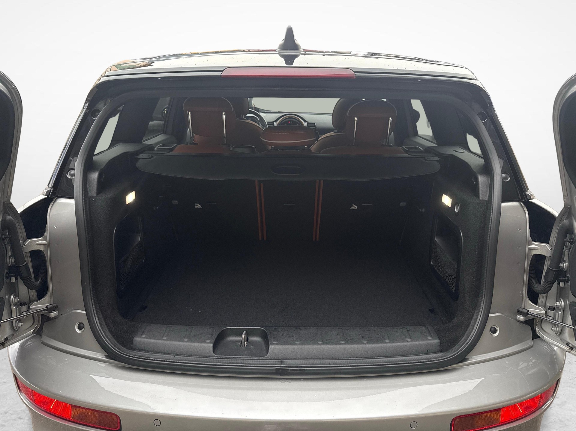MINI Cooper S ALL4 Clubman F54-image-12