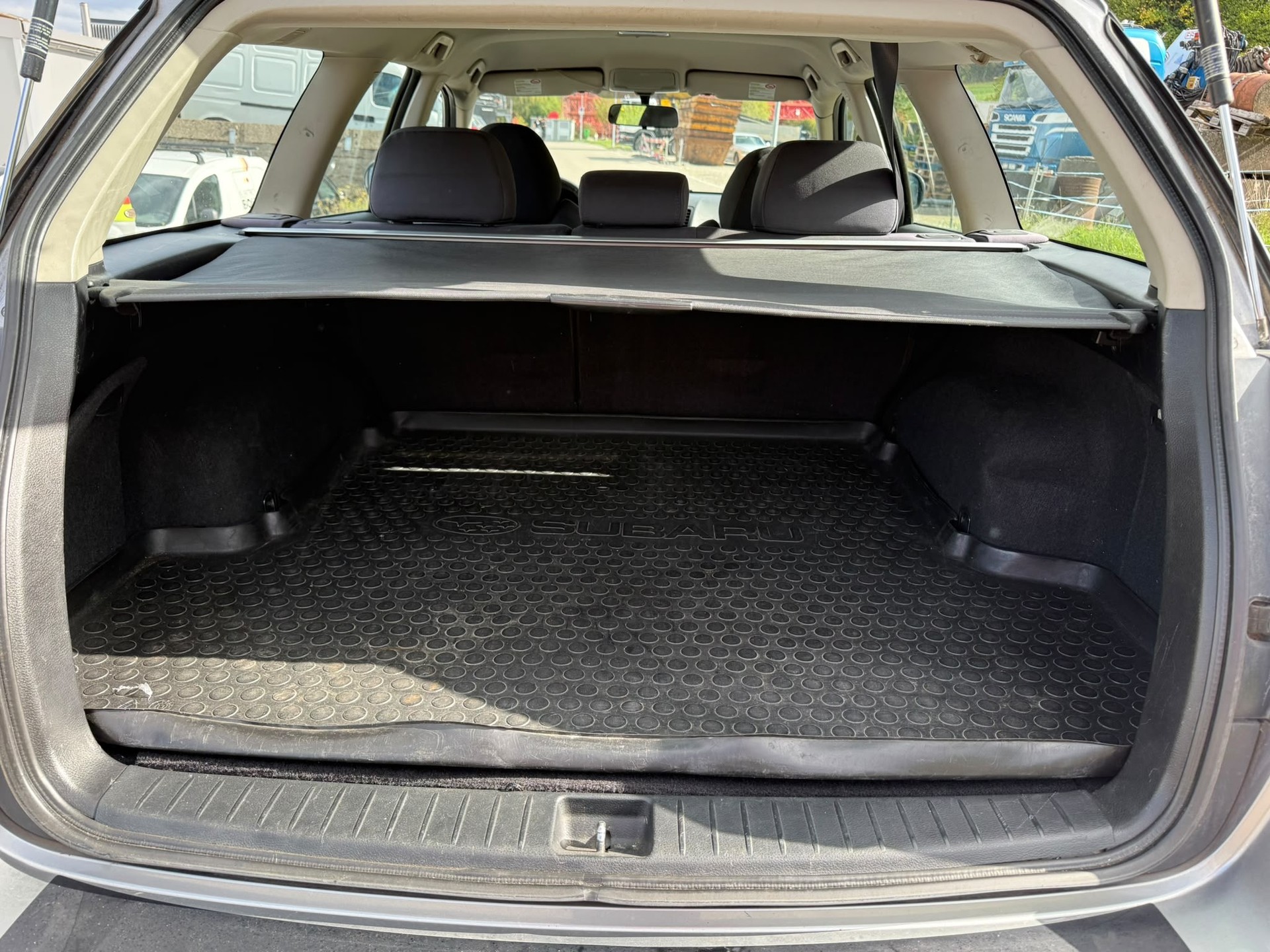 SUBARU Legacy 2.0R AWD Limited Automatic-image-11